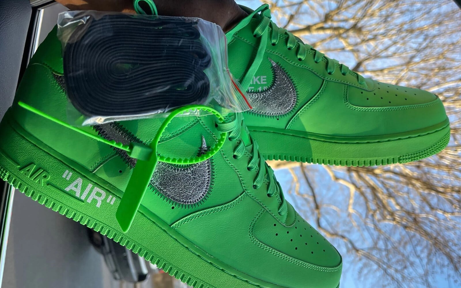 Un'inedita Off-White Nike Air Force 1 in colorazione verde comparsa sui social