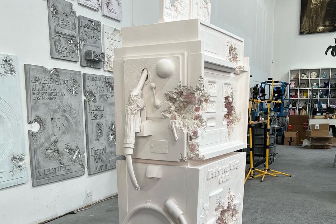 Daniel Arsham Scultura Reliquia Pompa di Benzina