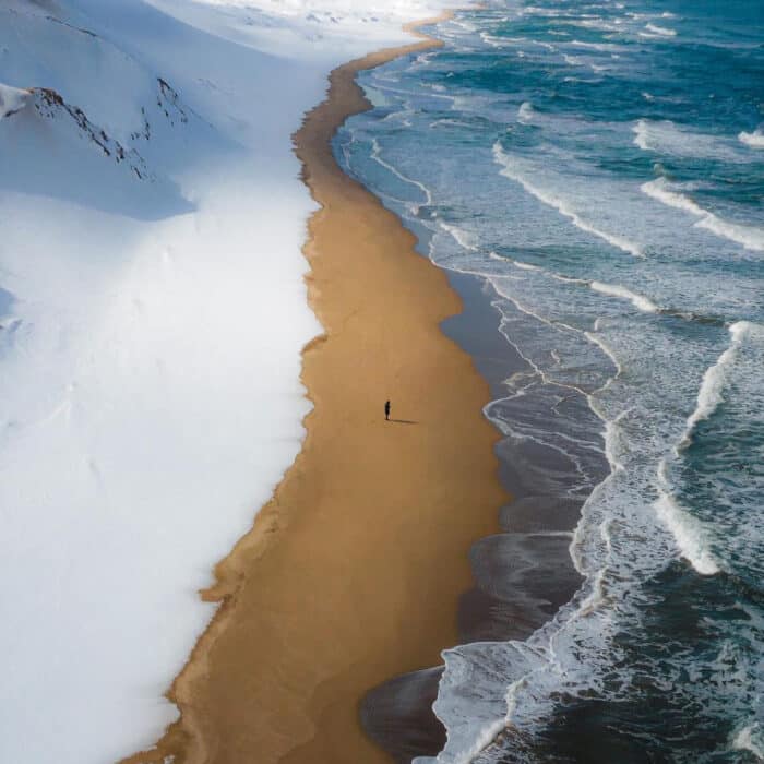 spiaggia neve mare giappone