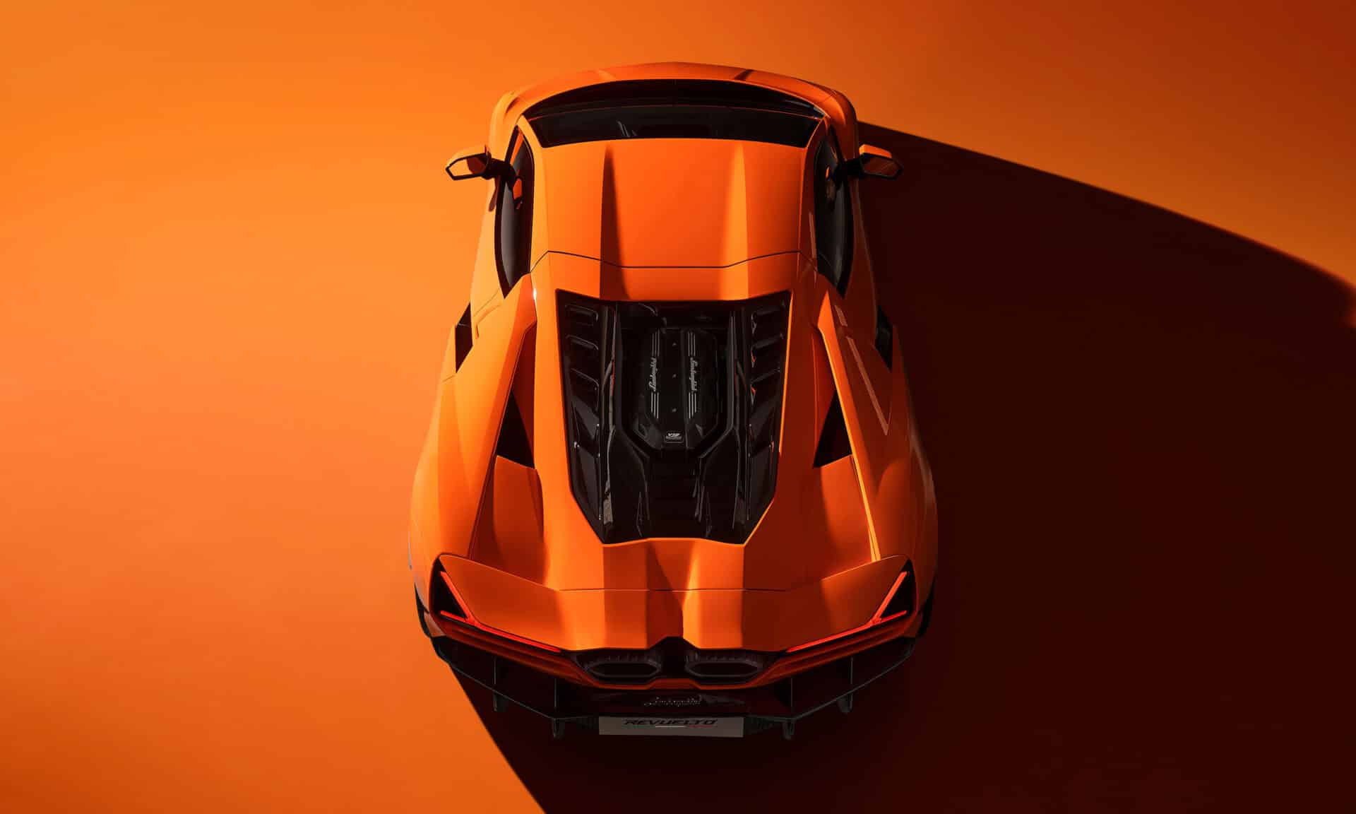 Lamborghini Revuelto plug-in ibrida 2023