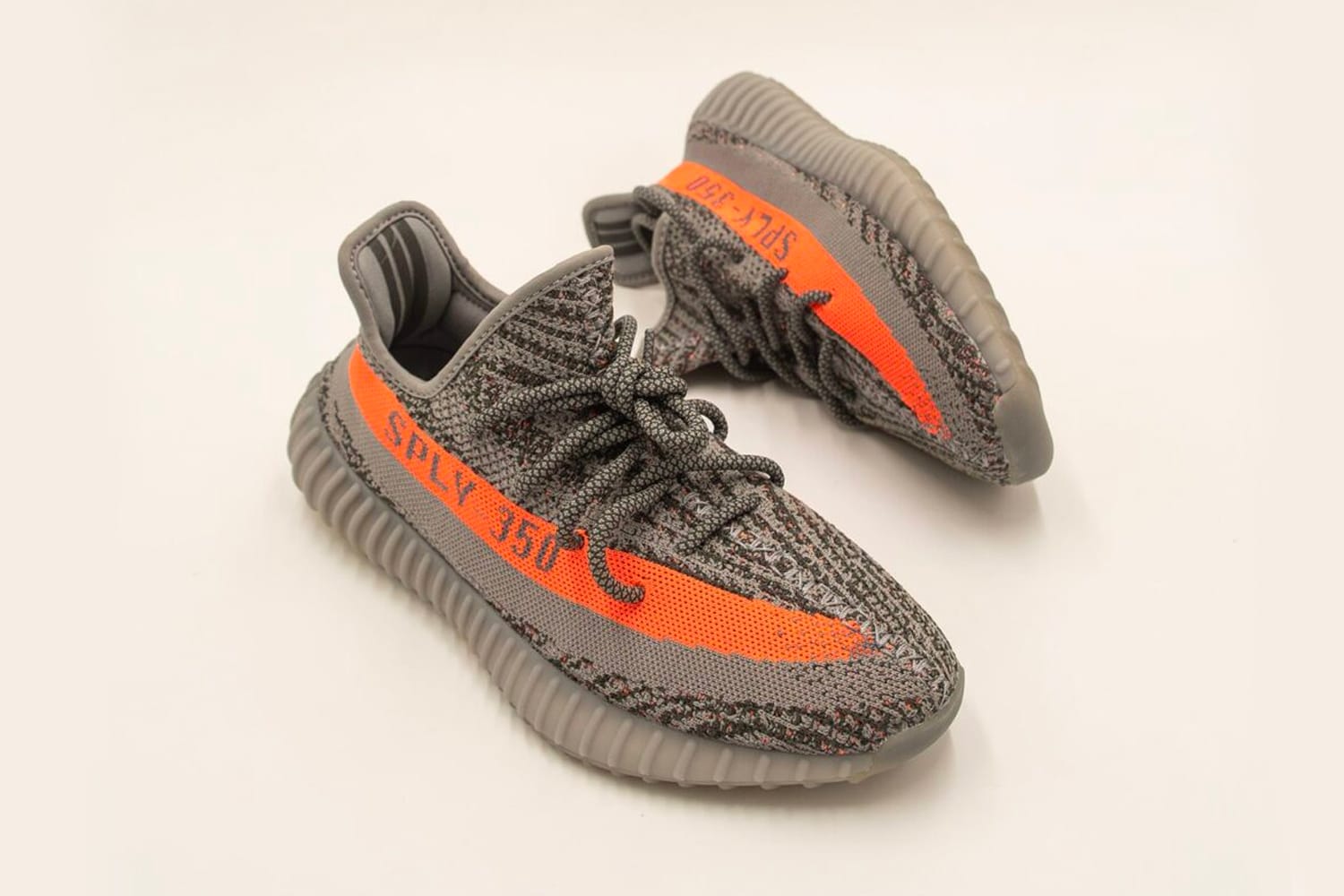 adidas YEEZY invendute beneficenza