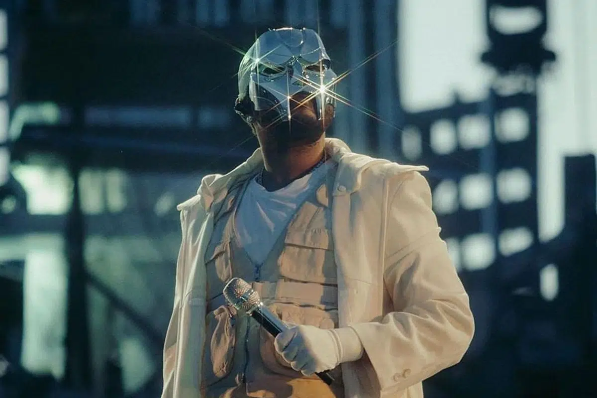 The Weeknd Maschera concerto MF Doom Mask