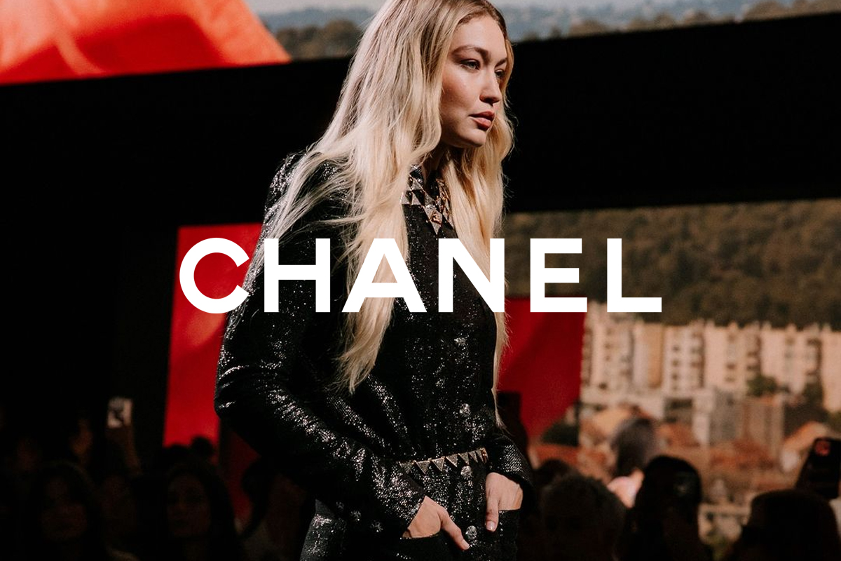 Gigi Hadid Chanel Instagram logo scritta su foto