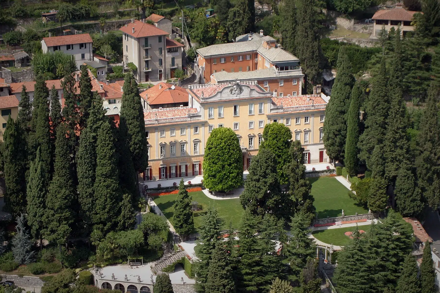 Castello di Urio Lago di Como LVMH acquisizione