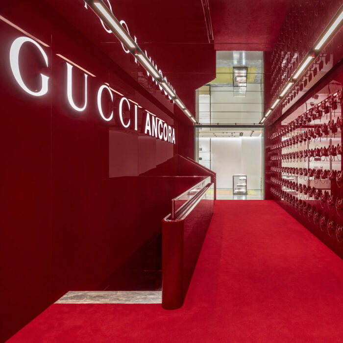 Gucci store Via Montenapoleone Milano riapertura