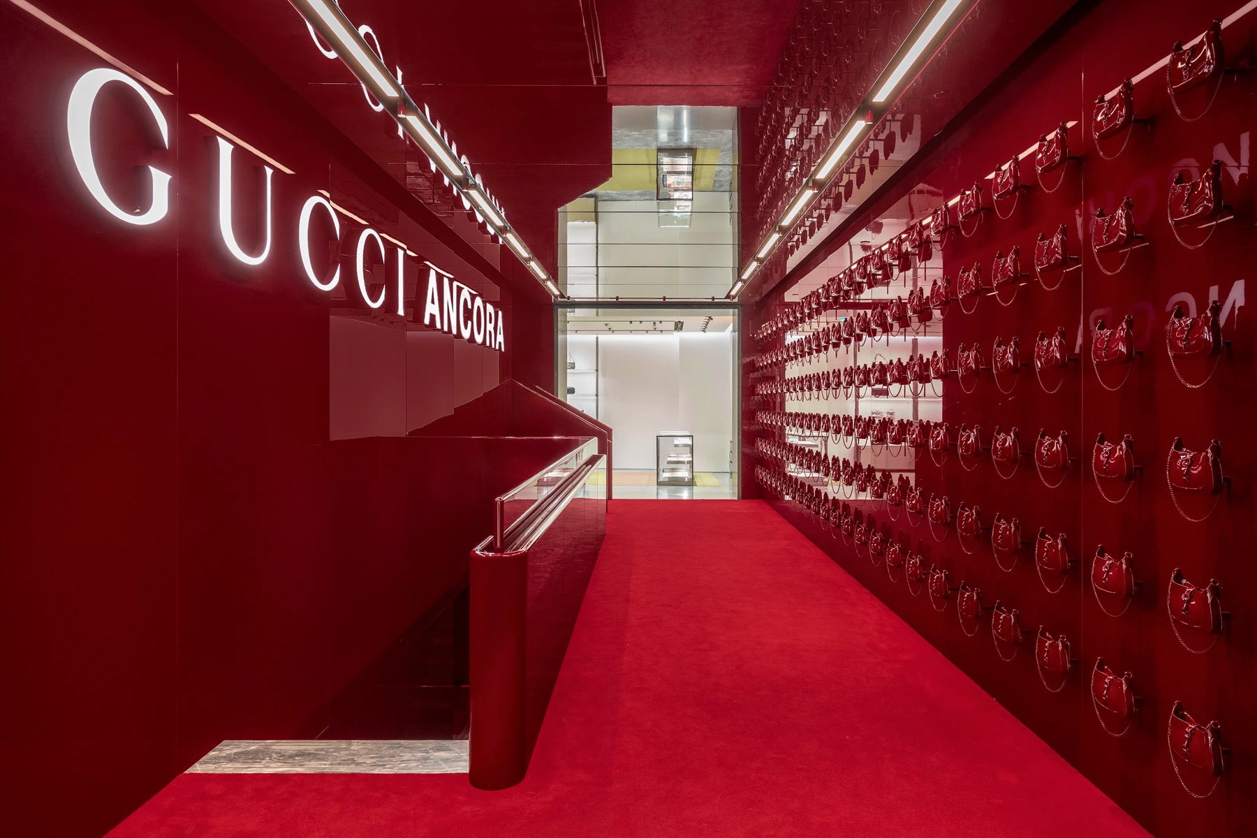 Gucci store Via Montenapoleone Milano riapertura