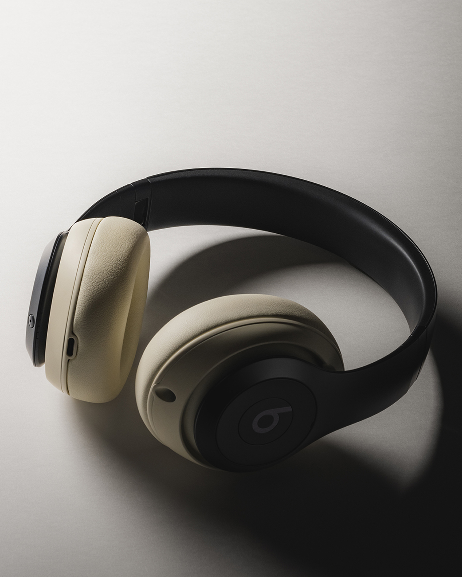 Stüssy Beats Studio Pro Collaborazione 2023