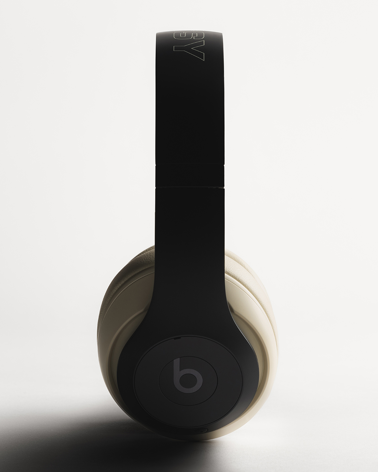 Stüssy Beats Studio Pro Collaborazione 2023