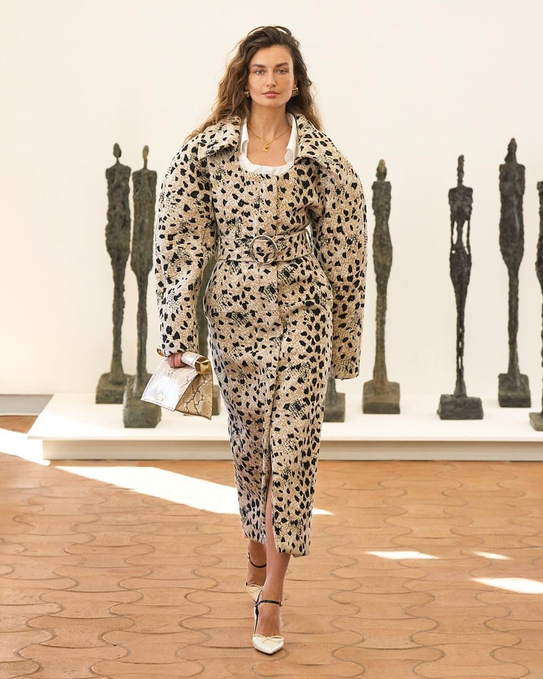 Jacquemus LES SCULPTURES 2024 sfilata animalier