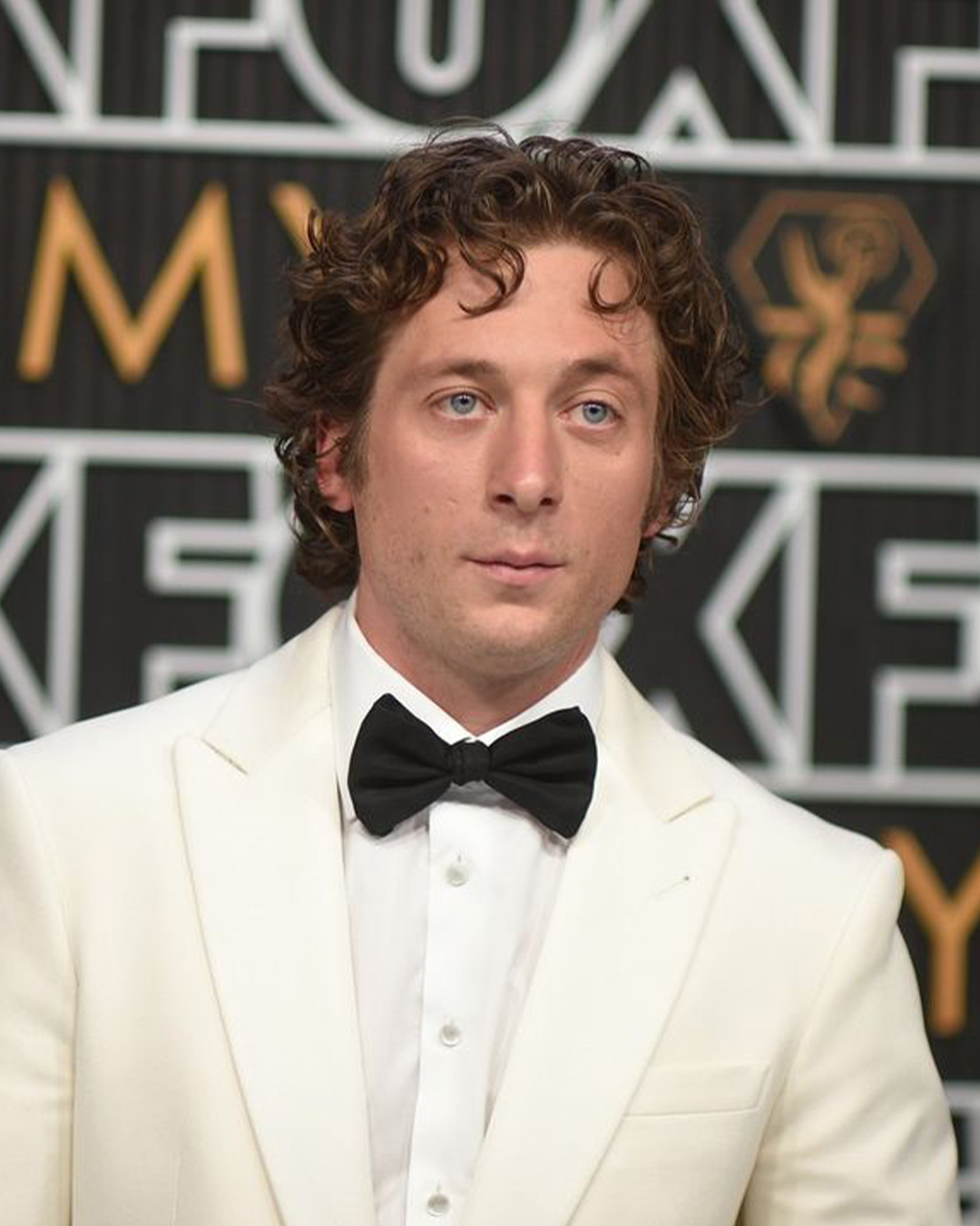 Jeremy Allen White Giorgio Armani 2024 red carpet