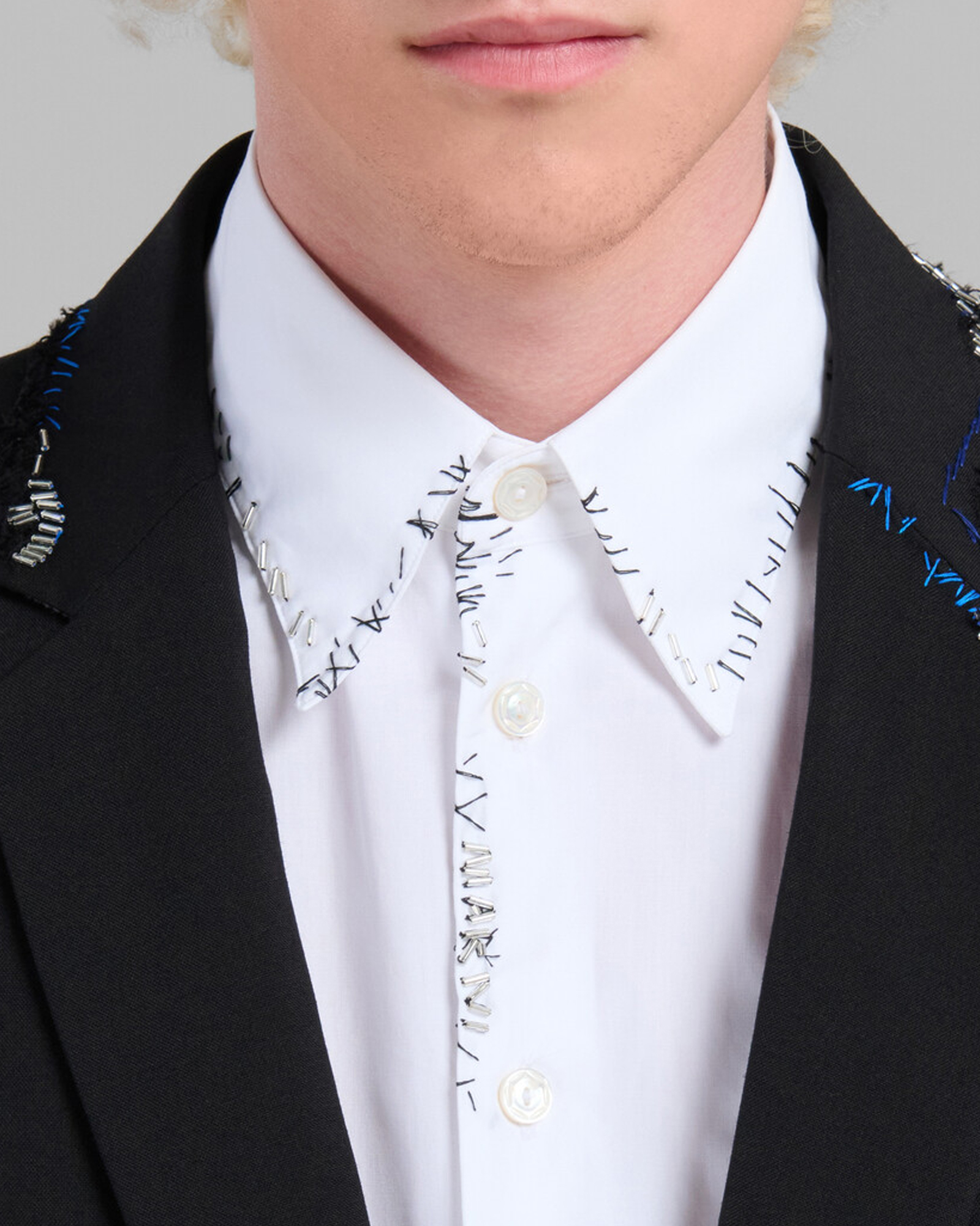 Marni camicia logo nascosto nascondersi modi