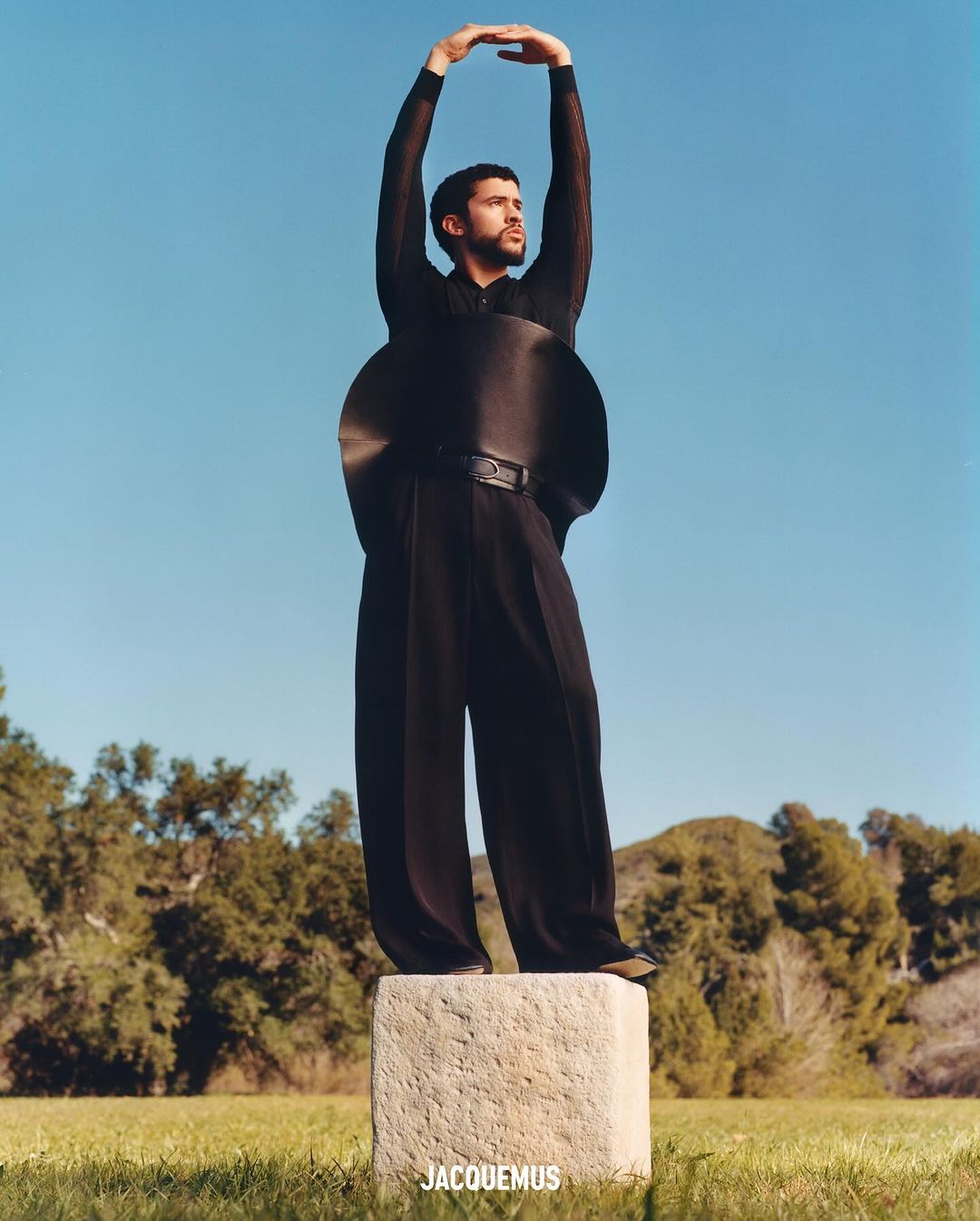 Bad Bunny Jacquemus LES SCULPTURES SS24 campagna