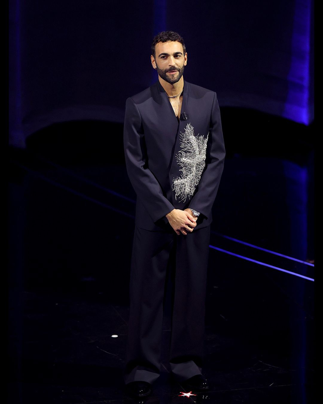 Marco Mengoni Emporio Armani Sanremo 2024 prima serata