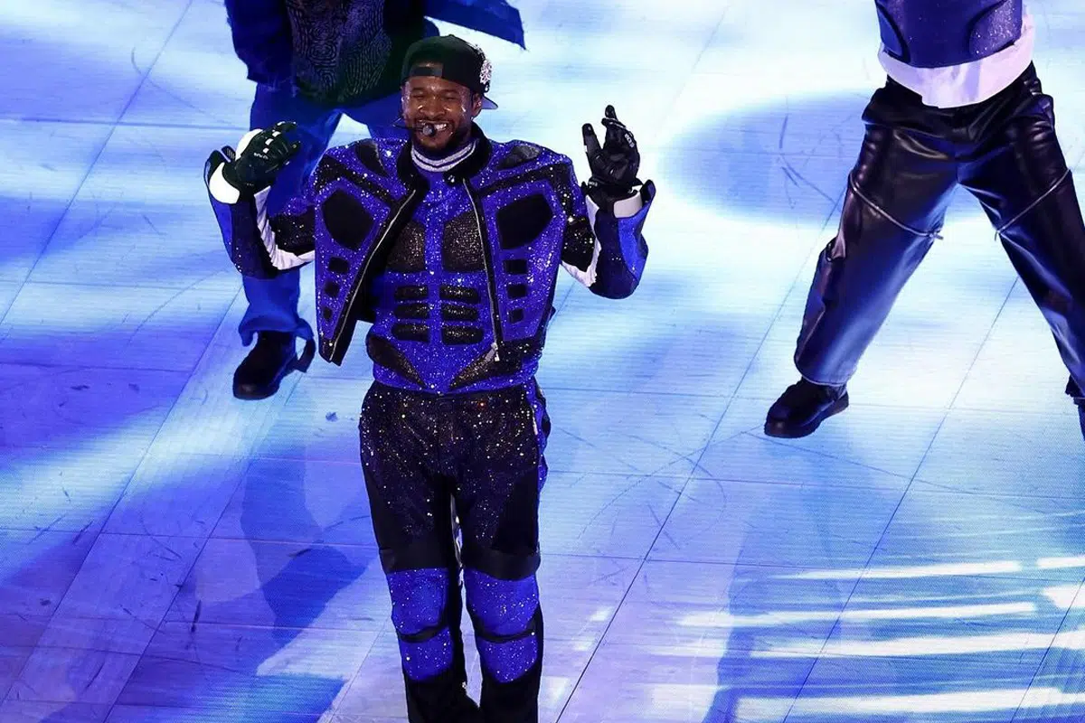 Usher look Off-White Halftime Show Super Bowl 2024