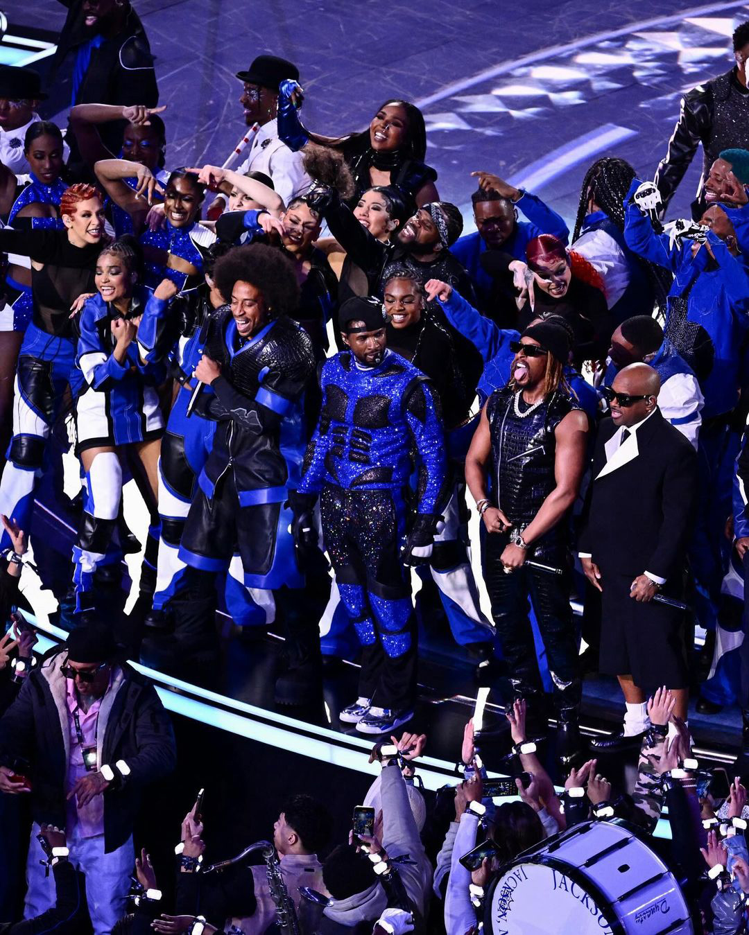 Usher look Off-White Air Jordan 4 Halftime Show Super Bowl 2024