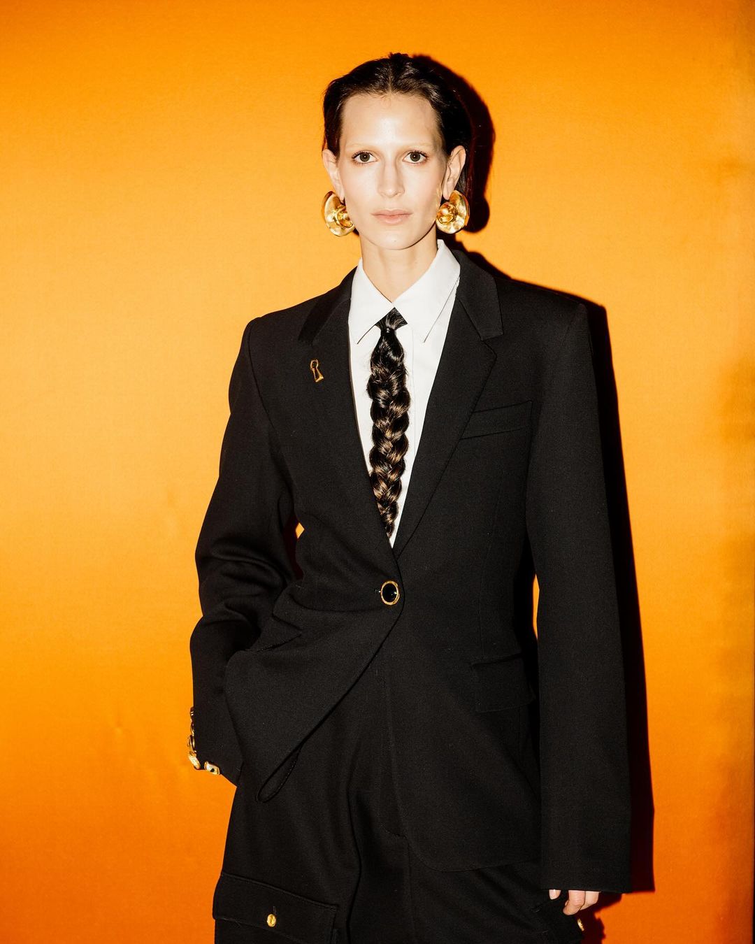 Schiaparelli cravatta treccia capelli FW24 sfilata