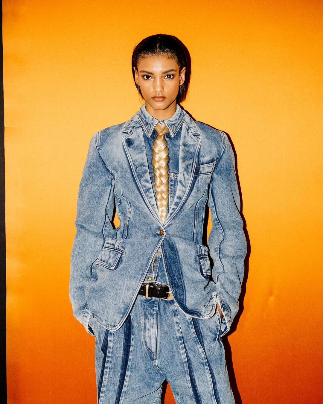 Schiaparelli cravatta treccia capelli FW24 sfilata