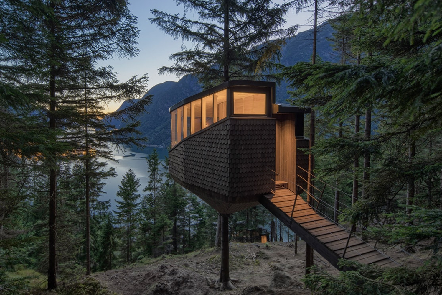 WOODNEST Treehouse Odda Norvegia casa albero lusso