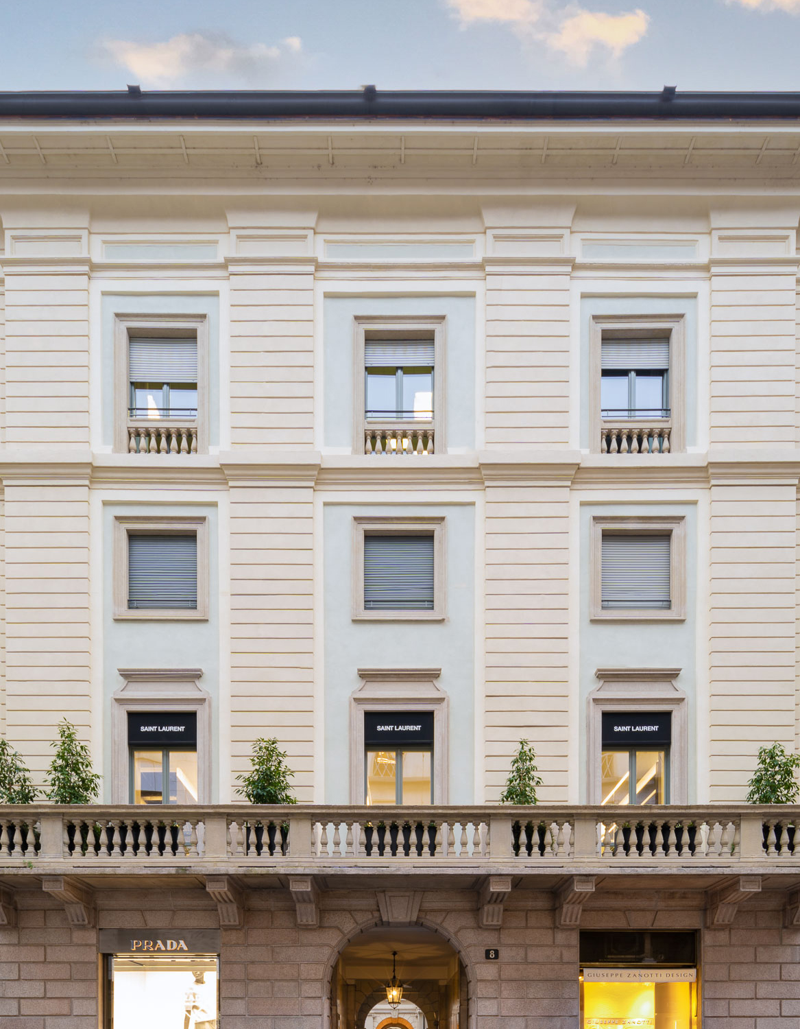 Kering acquista palazzo Via Montenapoleone 8 Milano