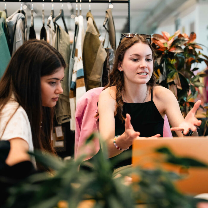 Ideathon RefashioningMilan gruppo Armani Comune di Milano