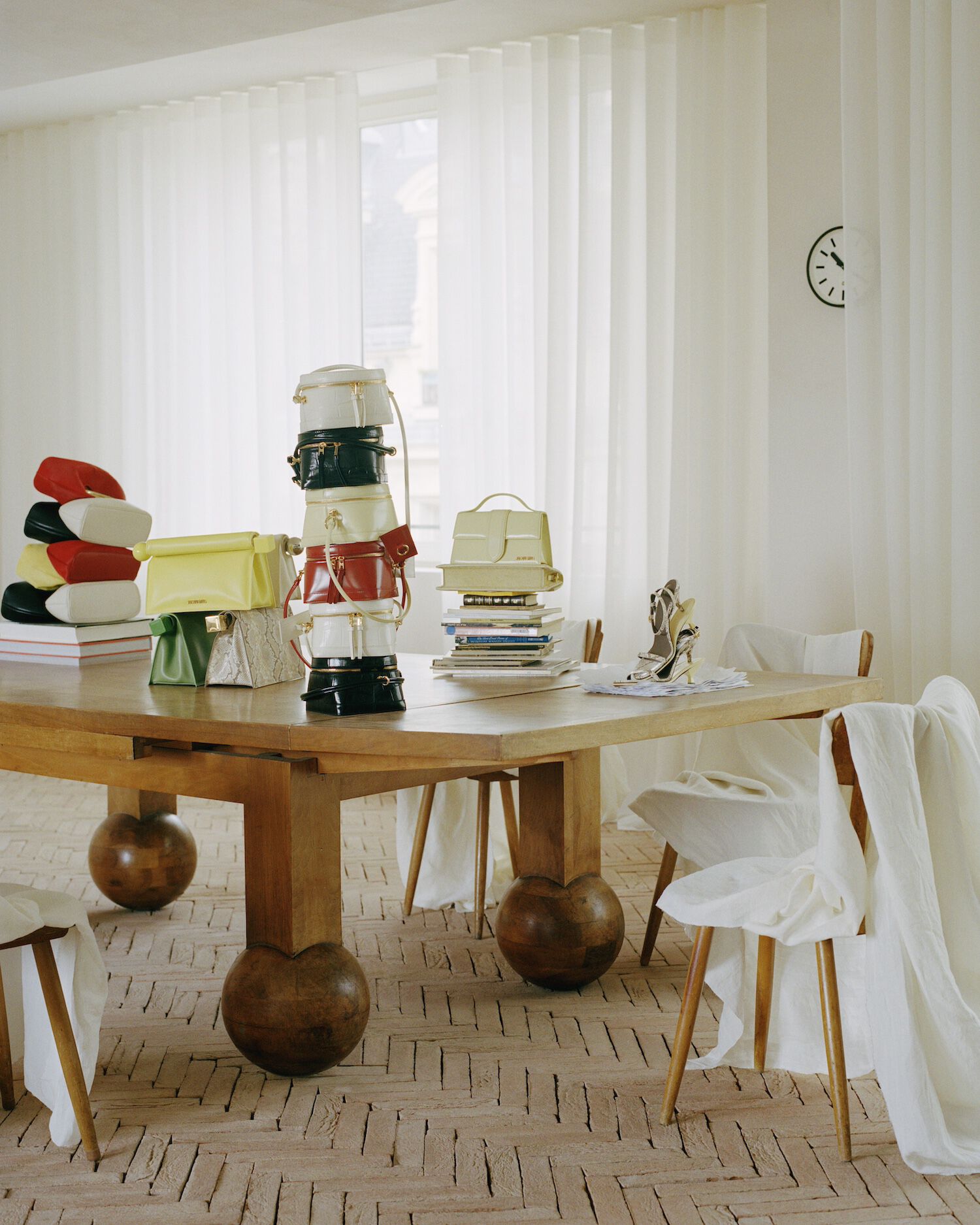 Jacquemus ufficio le bureau Parigi Francia