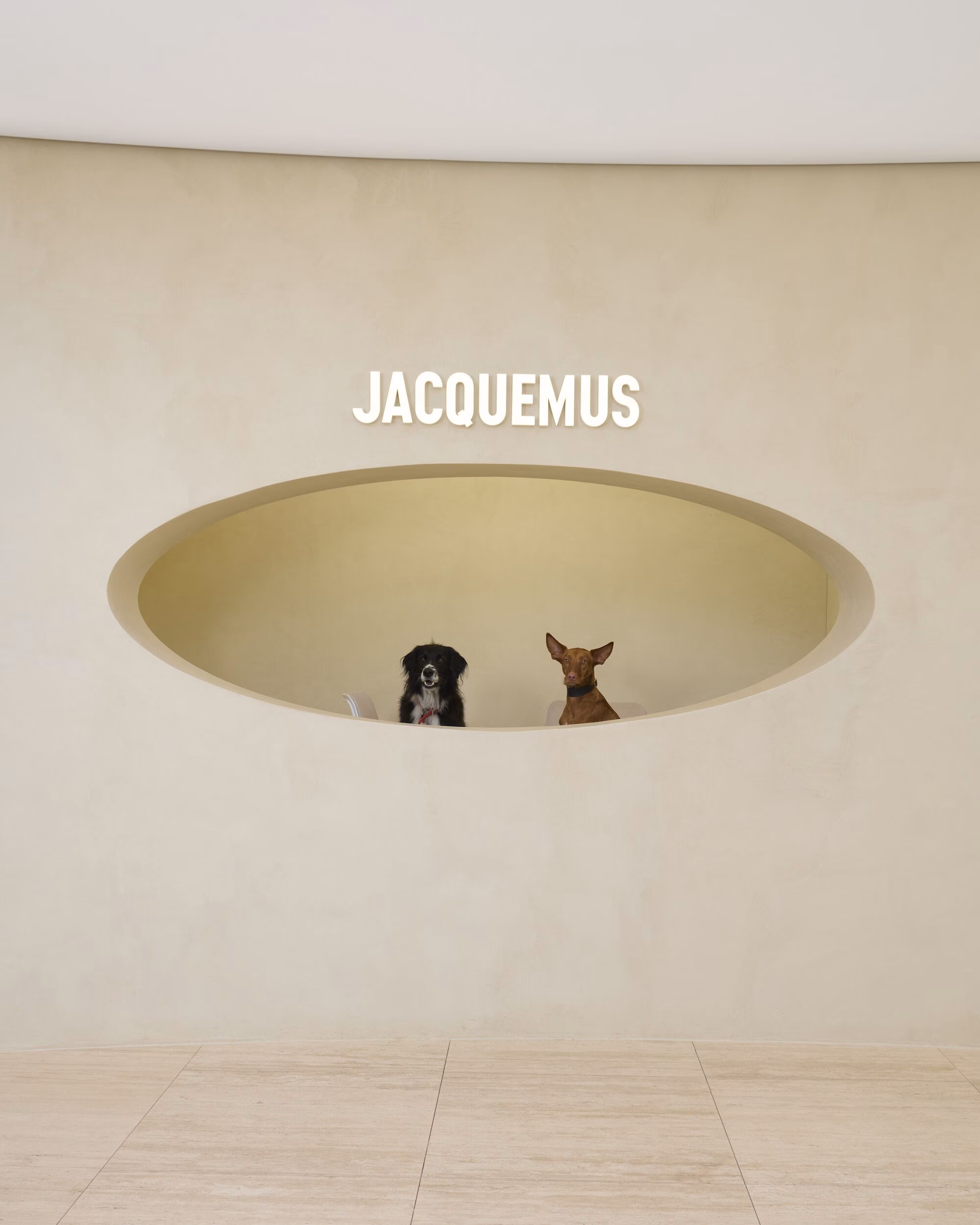 Jacquemus ufficio le bureau Parigi Francia