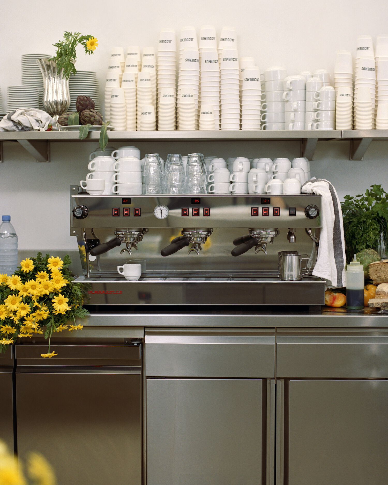 Jacquemus ufficio le bureau Parigi Francia