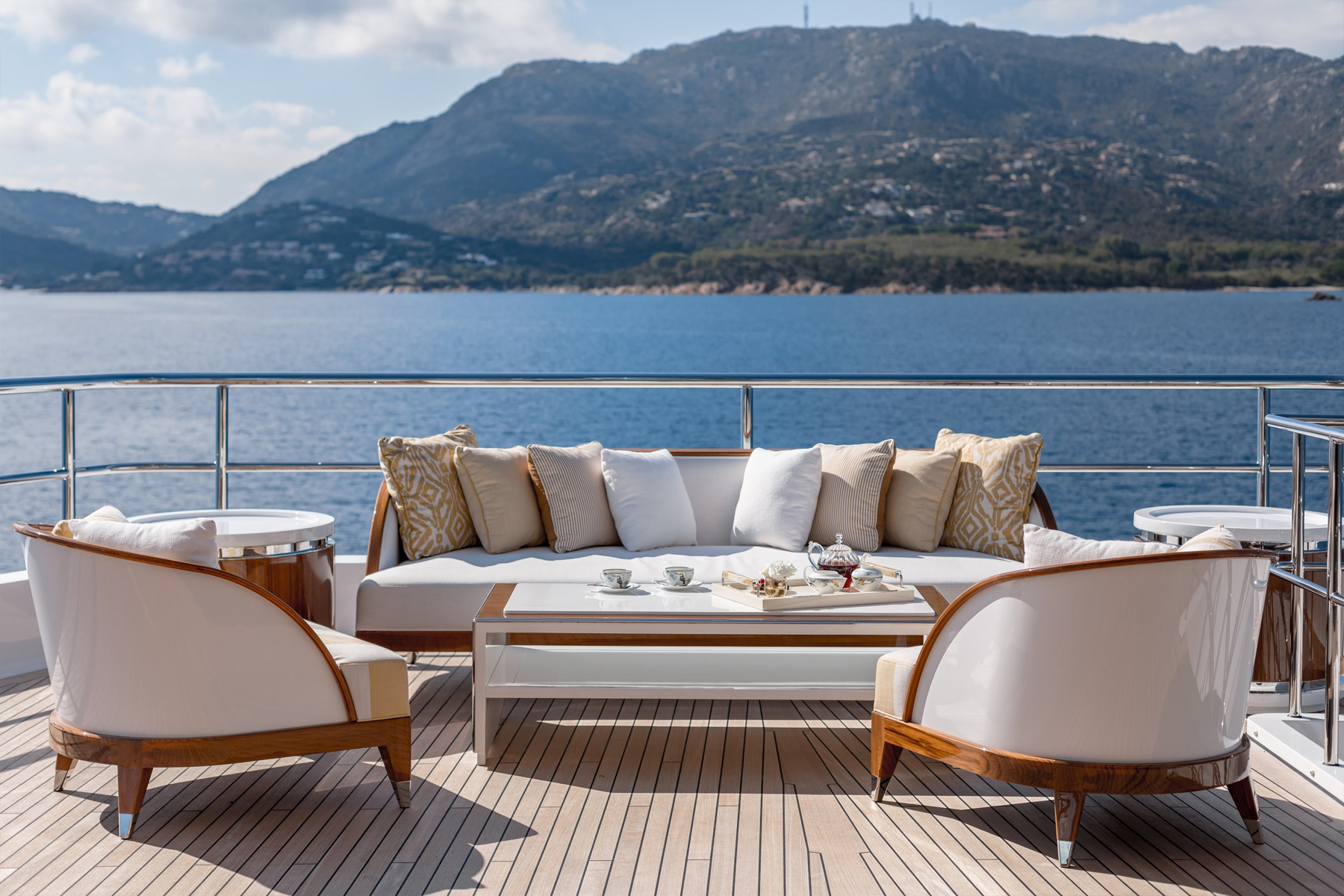 JOY Yacht Michael Jordan vacanze Italia