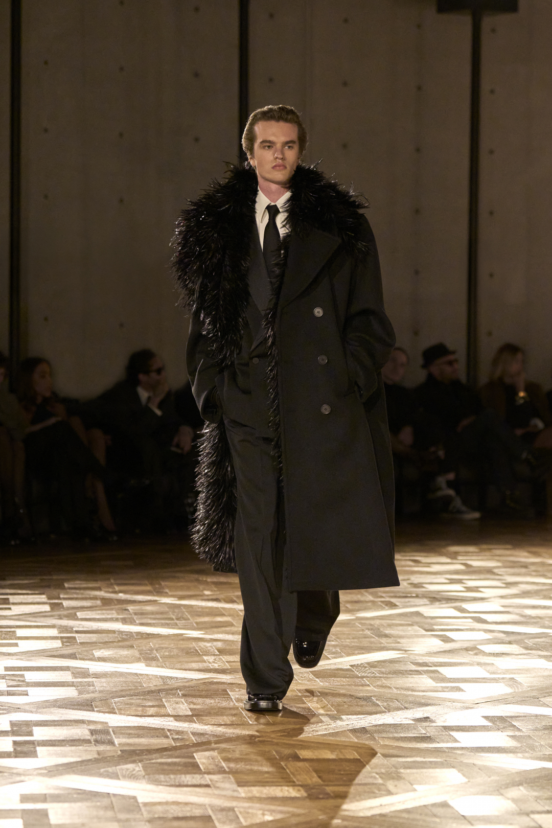 Saint Laurent Winter 25 uomo sfilata