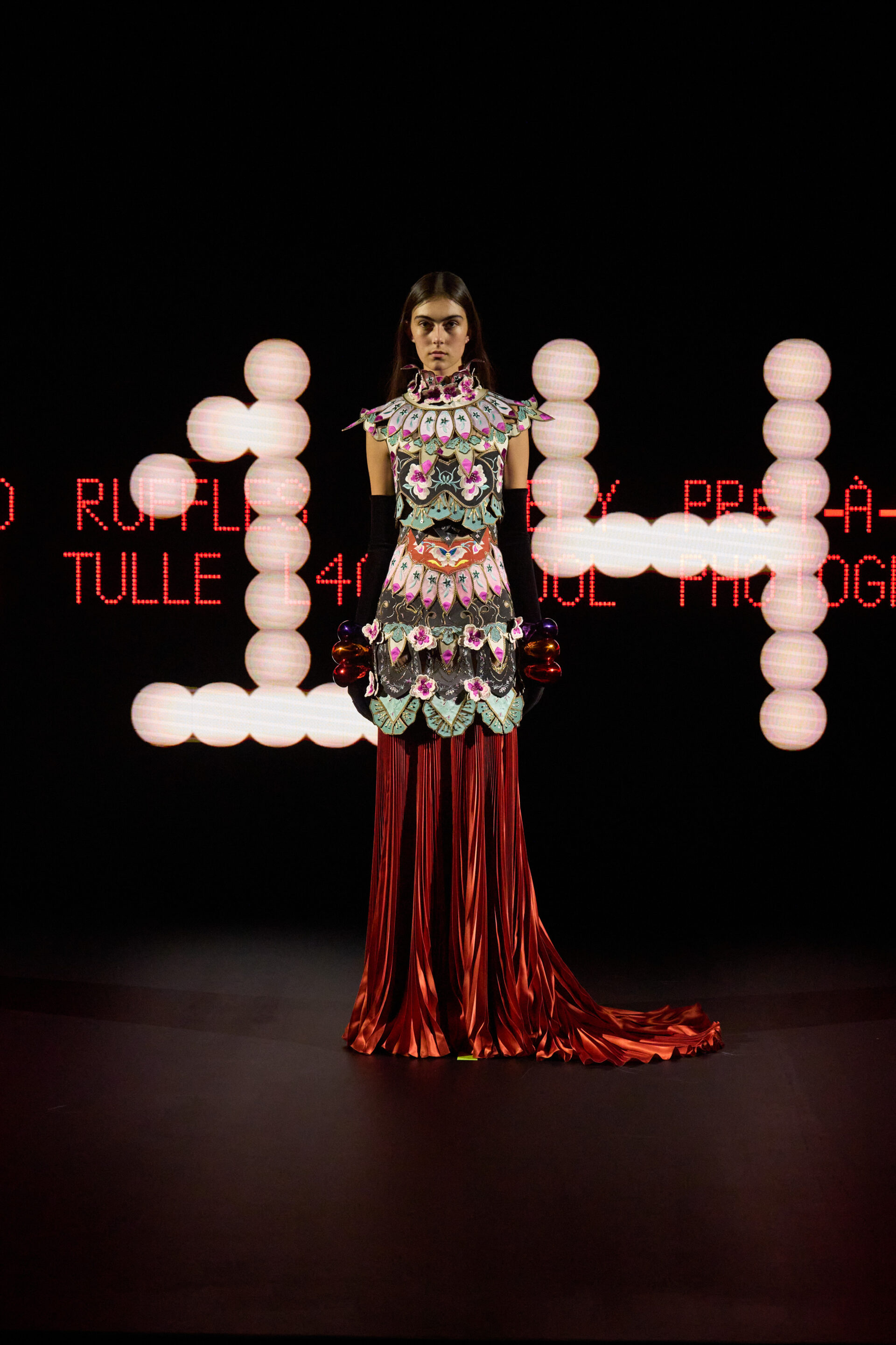 Valentino Vertigineux Haute Couture SS25