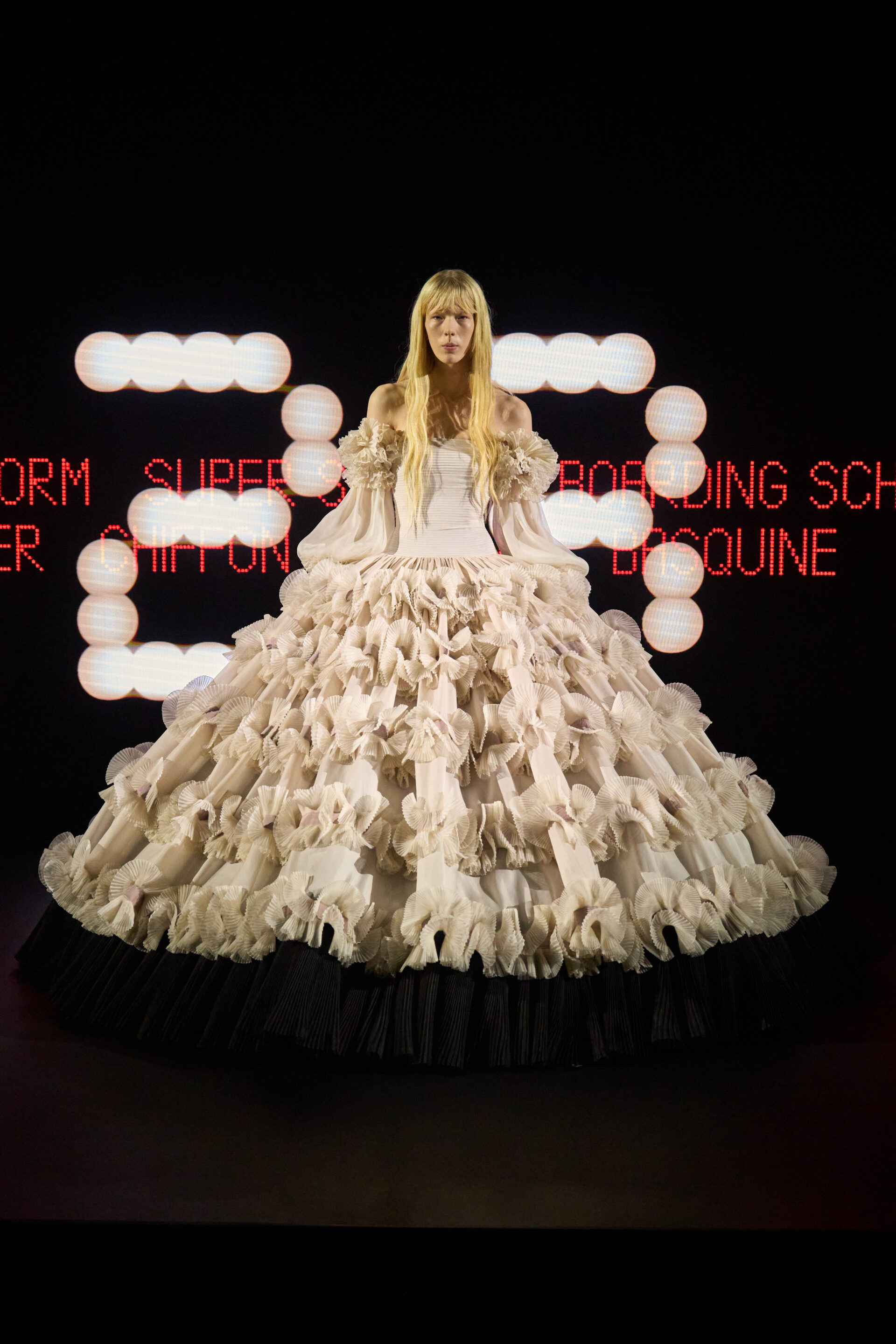 Valentino Vertigineux Haute Couture SS25