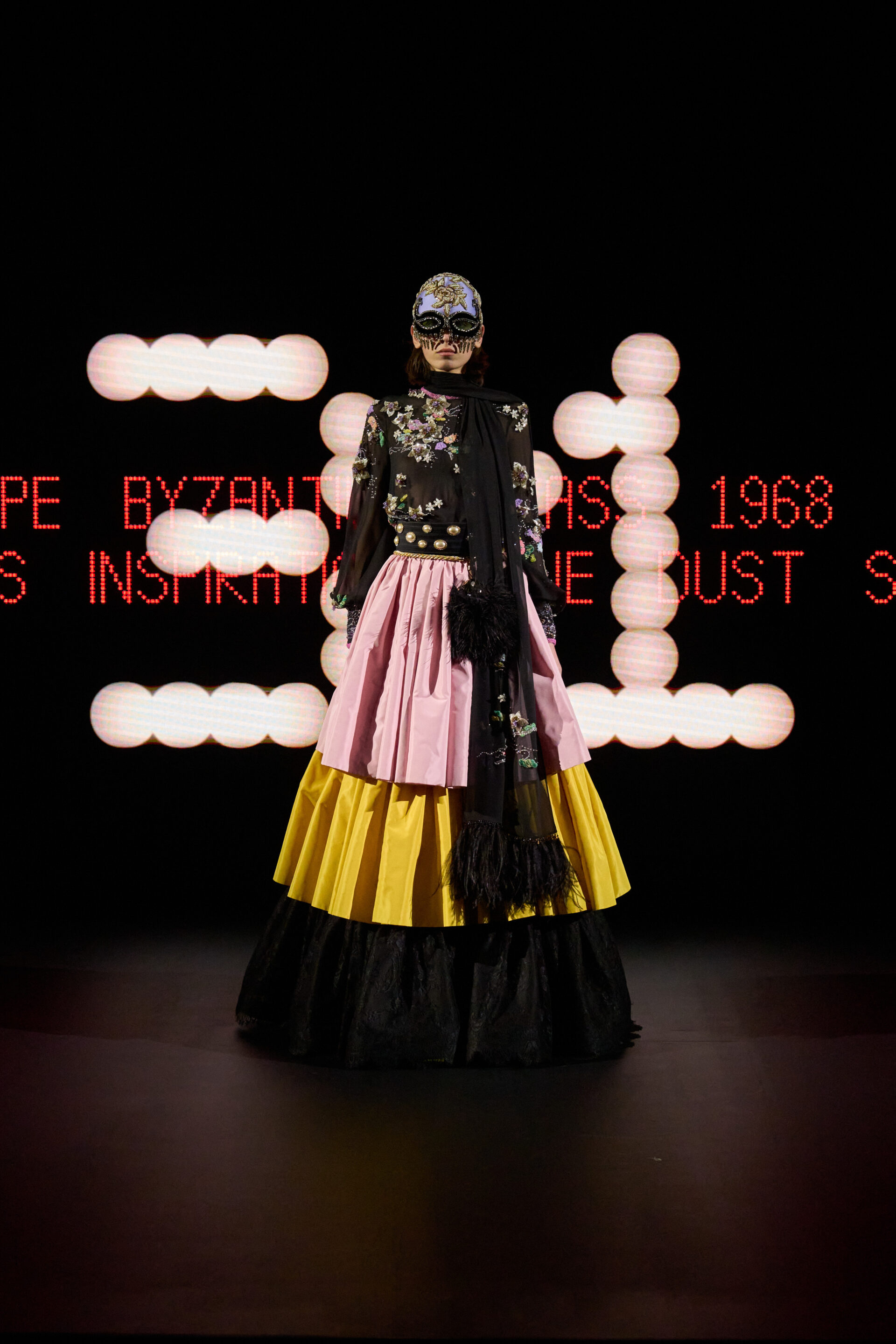 Valentino Vertigineux Haute Couture SS25