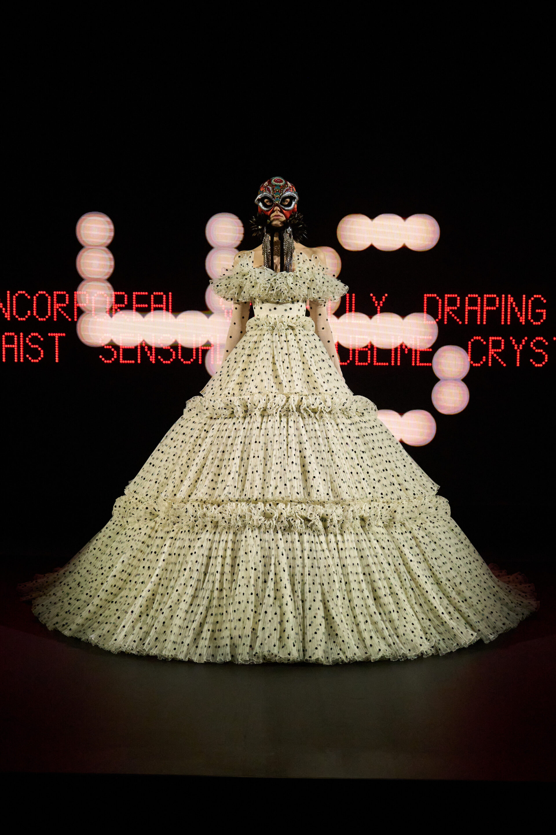 Valentino Vertigineux Haute Couture SS25