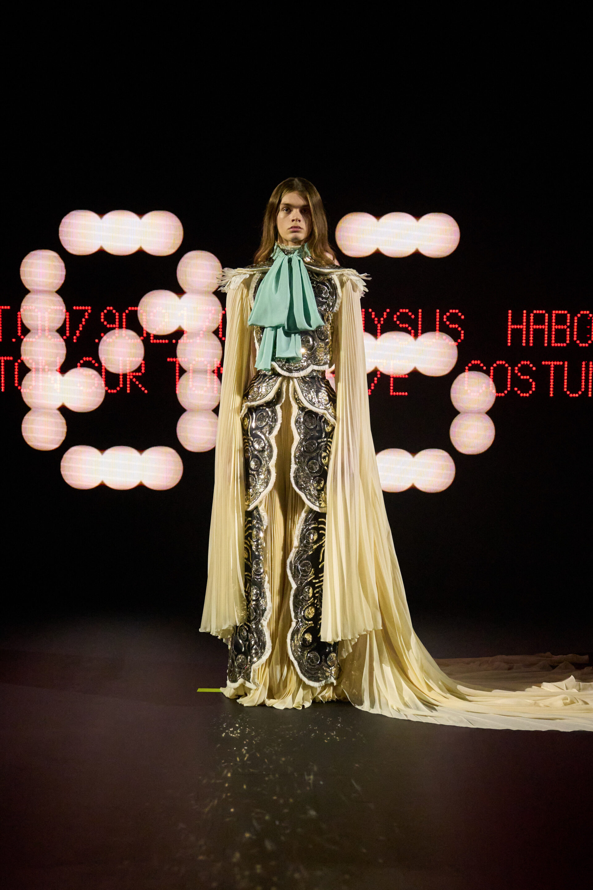 Valentino Vertigineux Haute Couture SS25