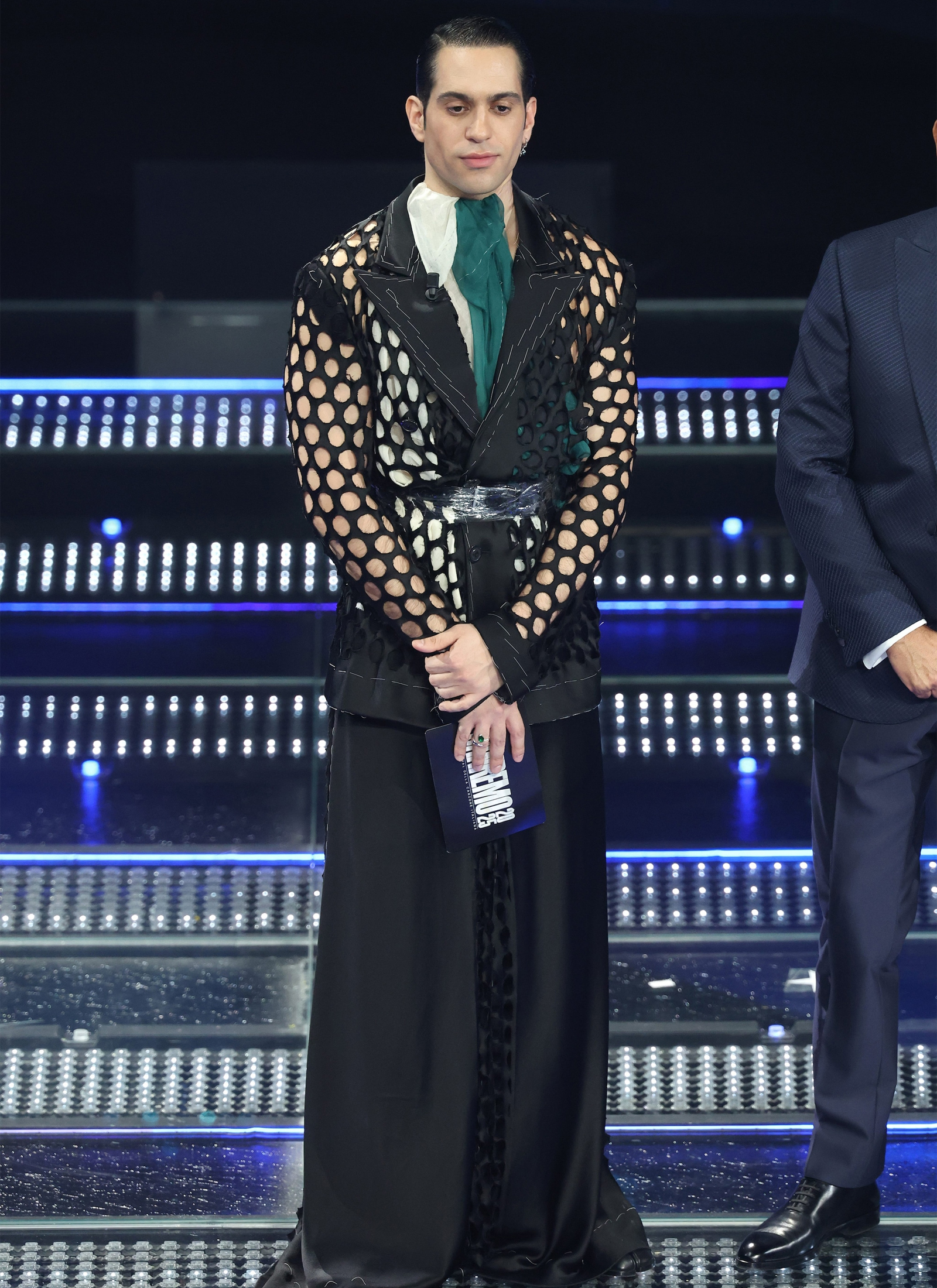 Mahmood Maison Margiela Sanremo 2025 quarta serata