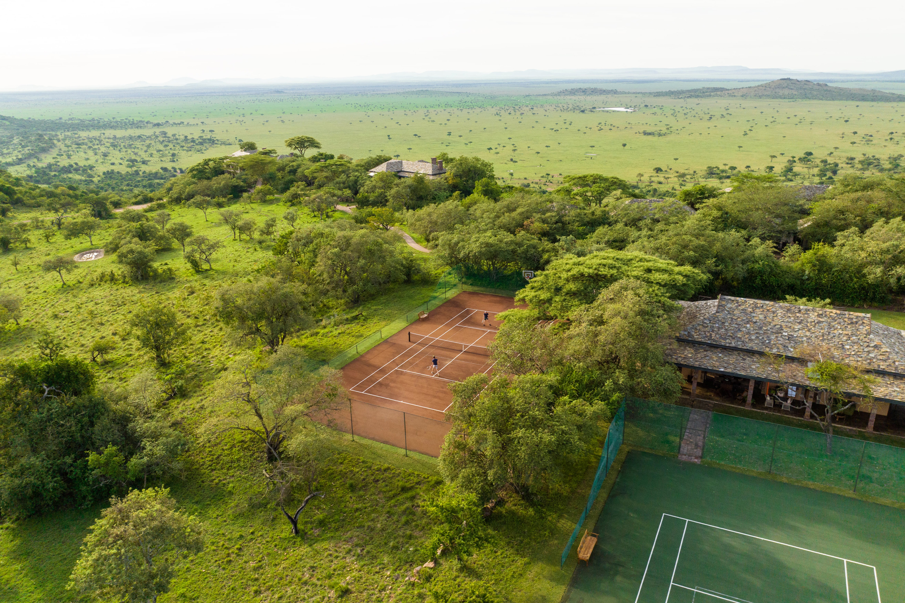 Singita Sasakwa Lodge resort campo da tennis court