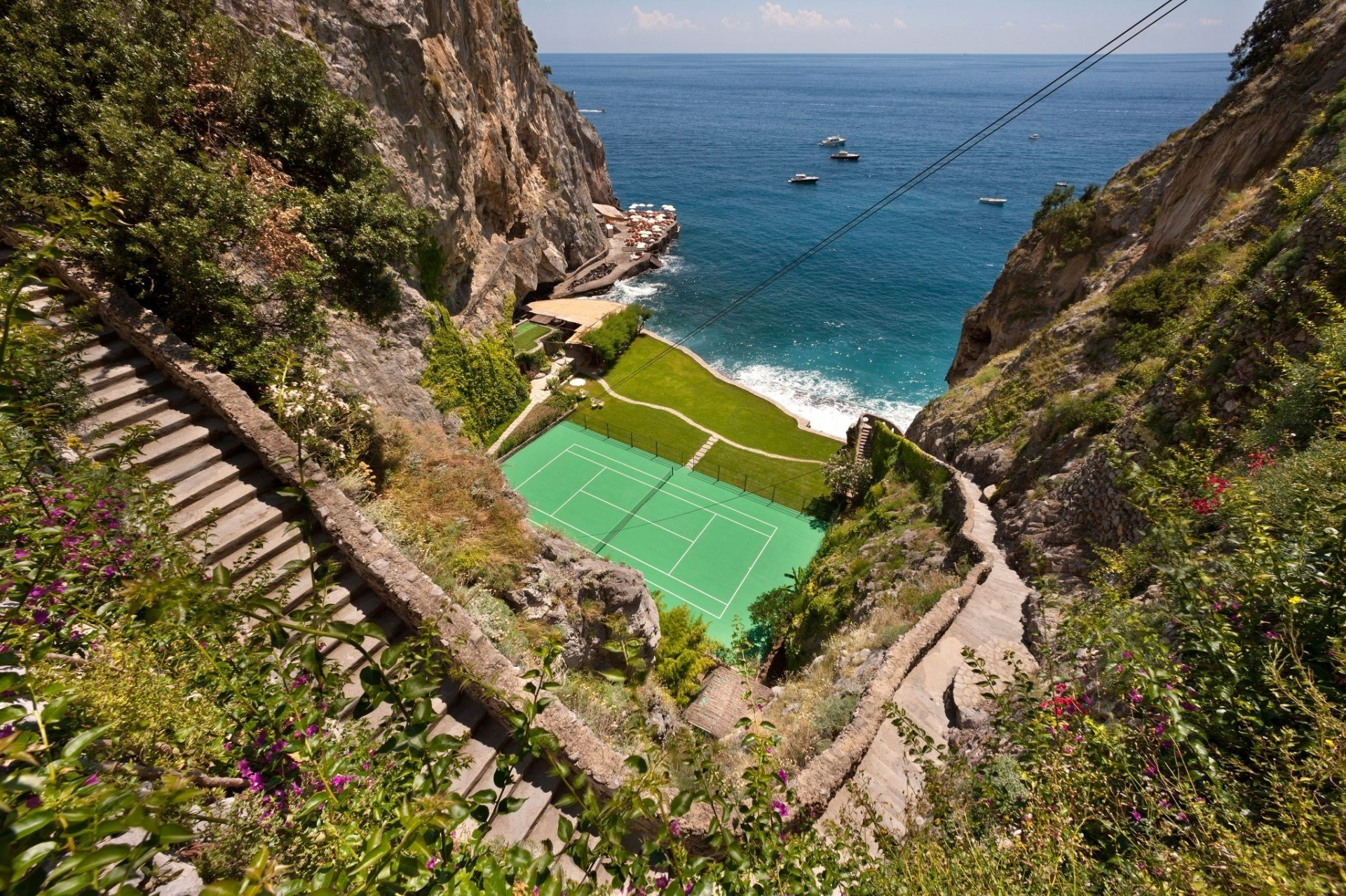 Il San Pietro Positano campo da tennis court