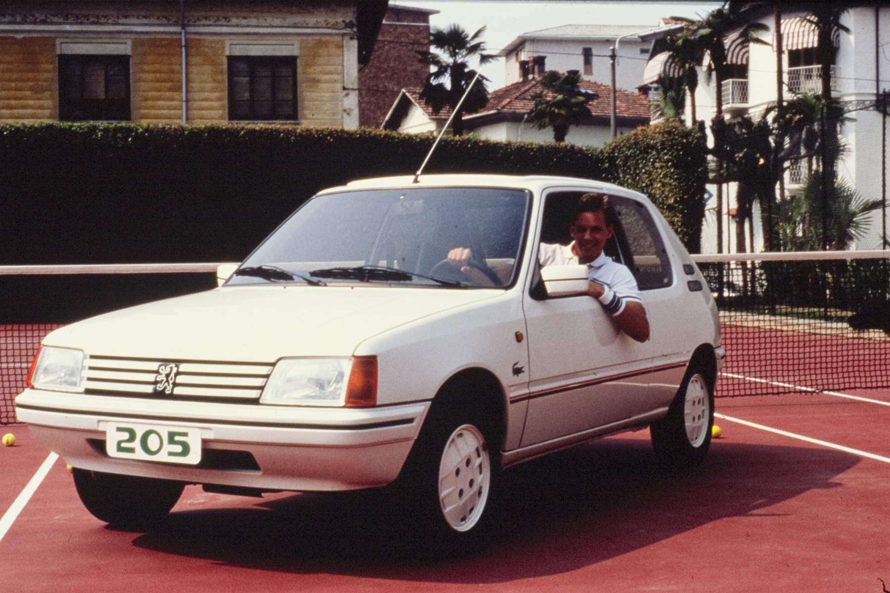 Lacoste Peugeot 205 auto 1984 campagna tennis