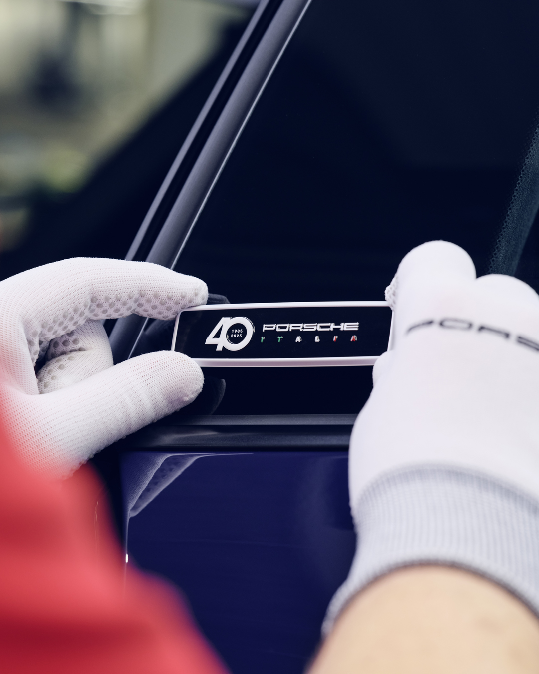 Ferragamo Porsche Italia 40 anni collaborazione 911 Carrera 4 GTS Taycan 4S