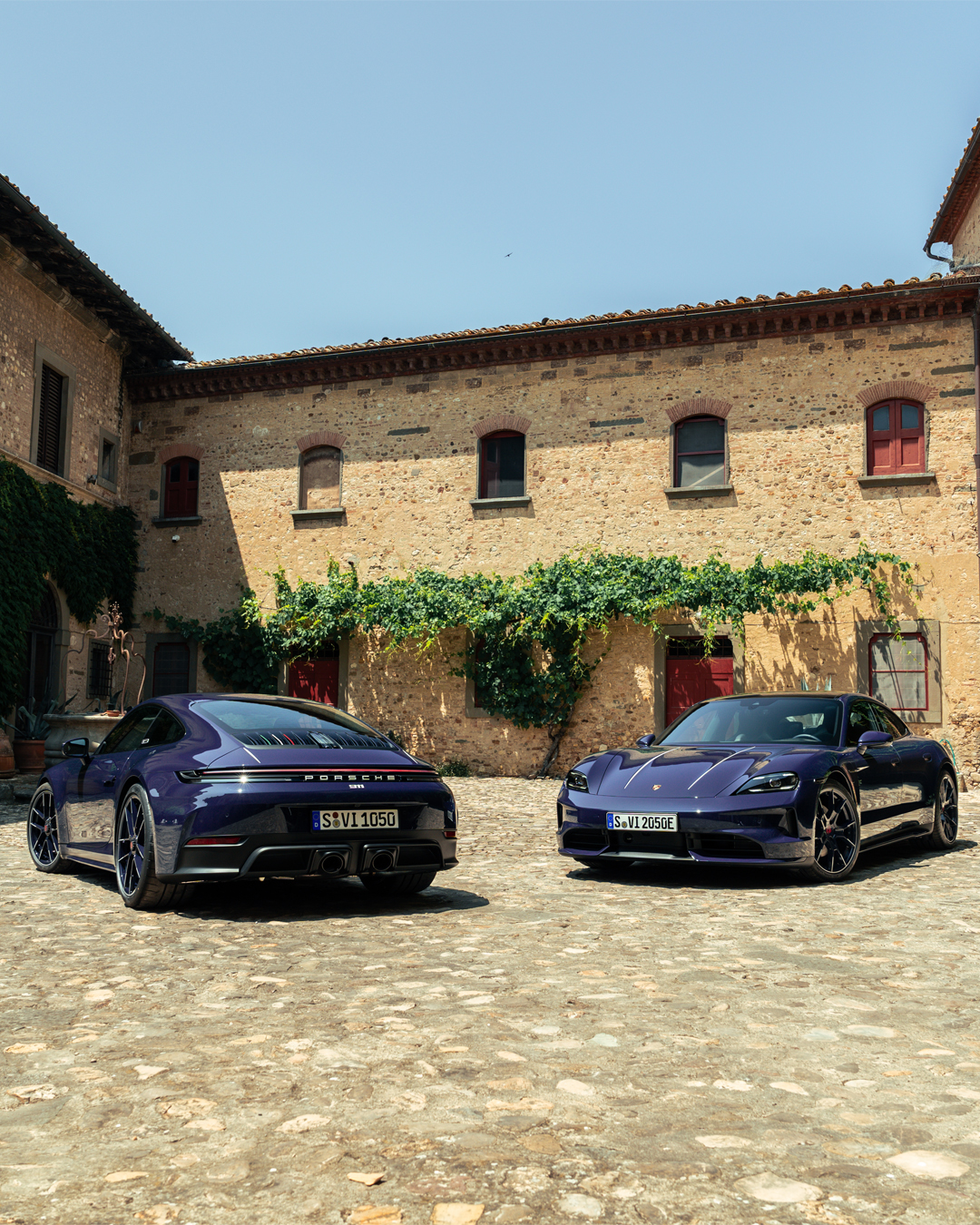 Ferragamo Porsche Italia 40 anni collaborazione 911 Carrera 4 GTS Taycan 4S