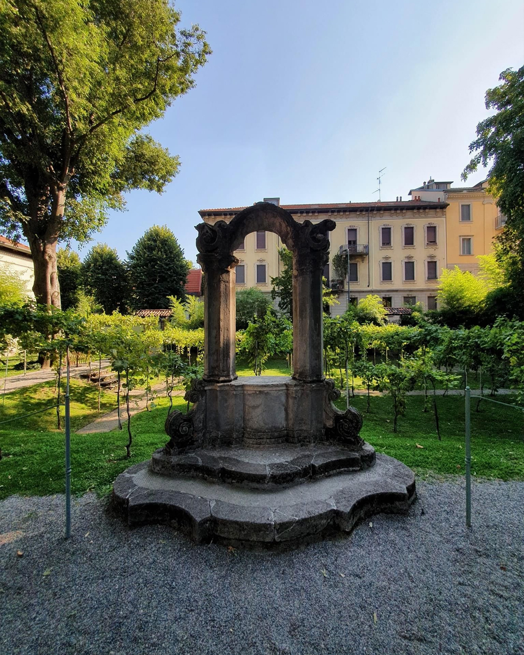 Arnault Casa degli Atellani vigna Leonardo da Vinci Milano