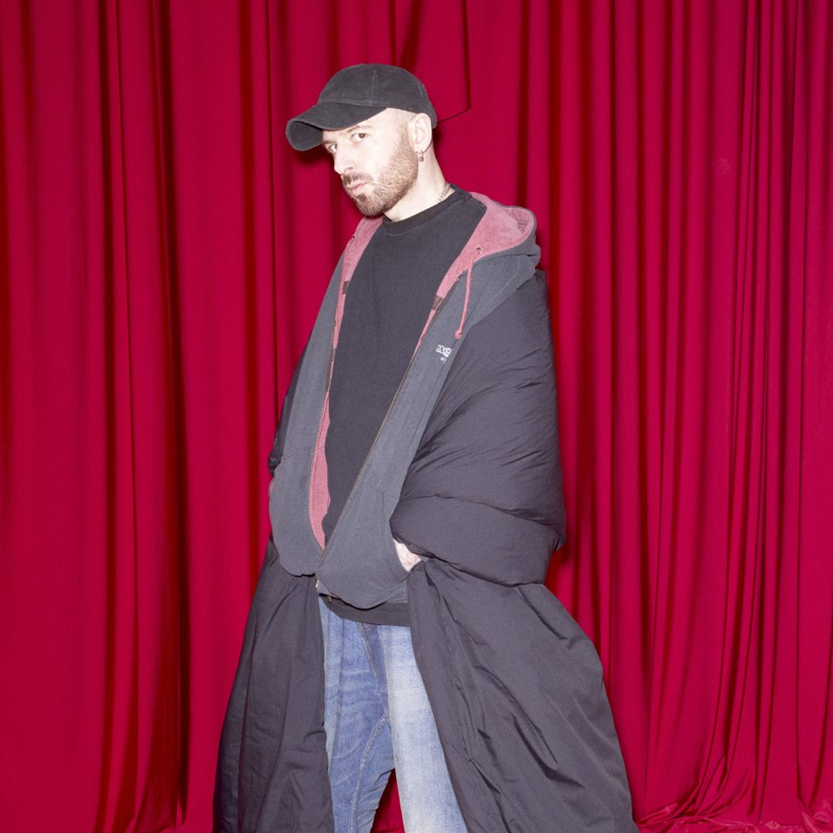 Demna debutto Gucci sfilata slitta 2026