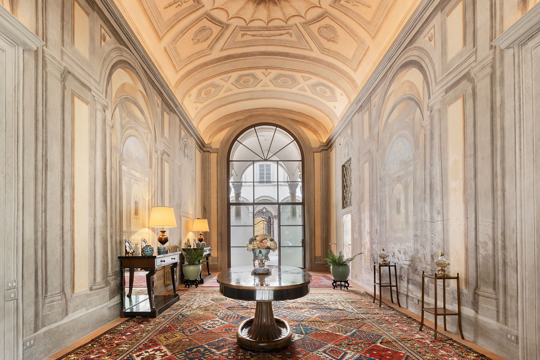 Fiamma Ferragamo dimora storica fiorentina giardino segreto