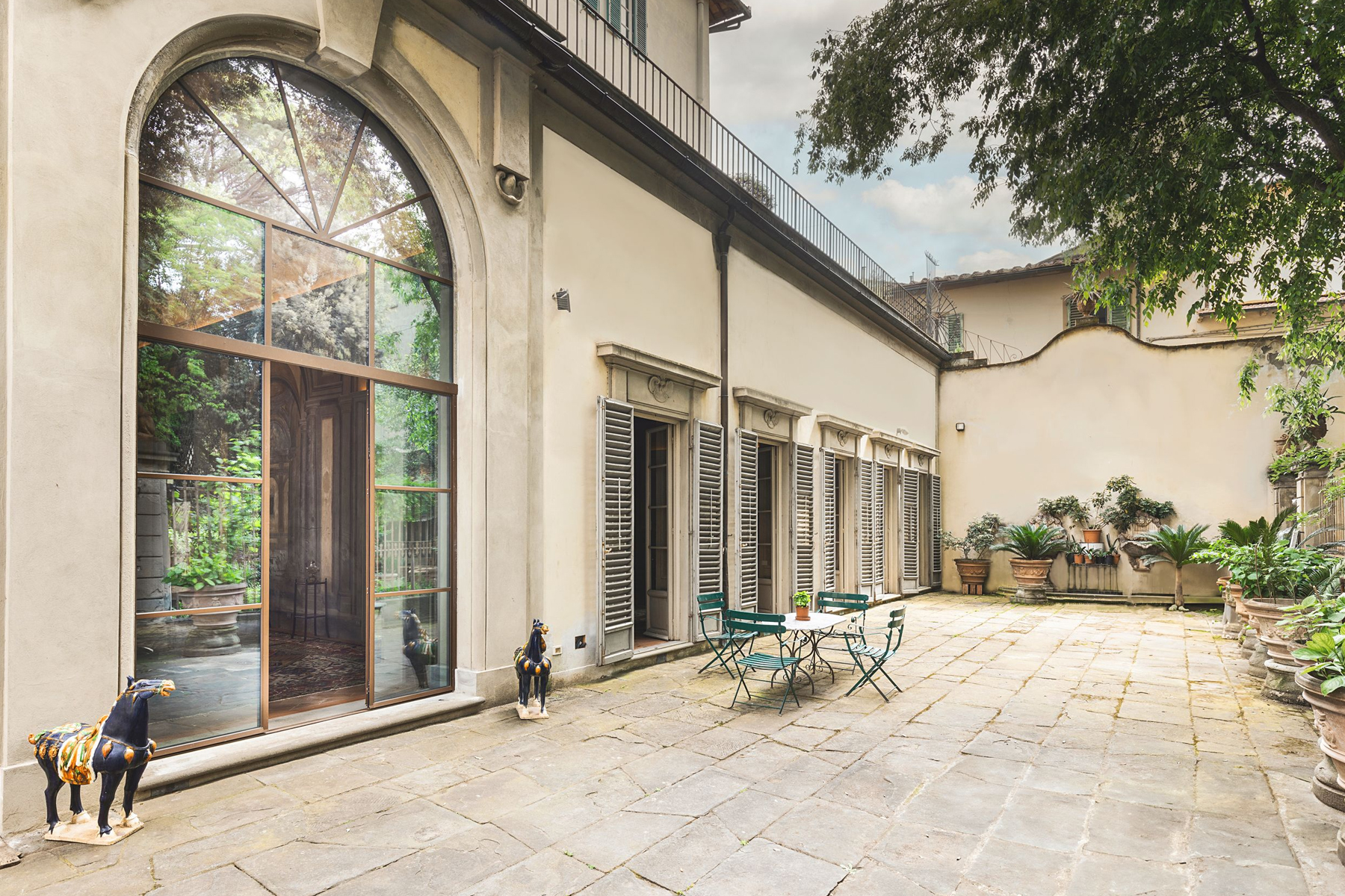 Fiamma Ferragamo dimora storica fiorentina giardino segreto