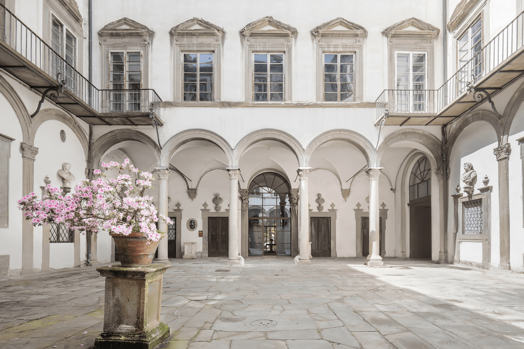 Fiamma Ferragamo dimora storica fiorentina giardino segreto