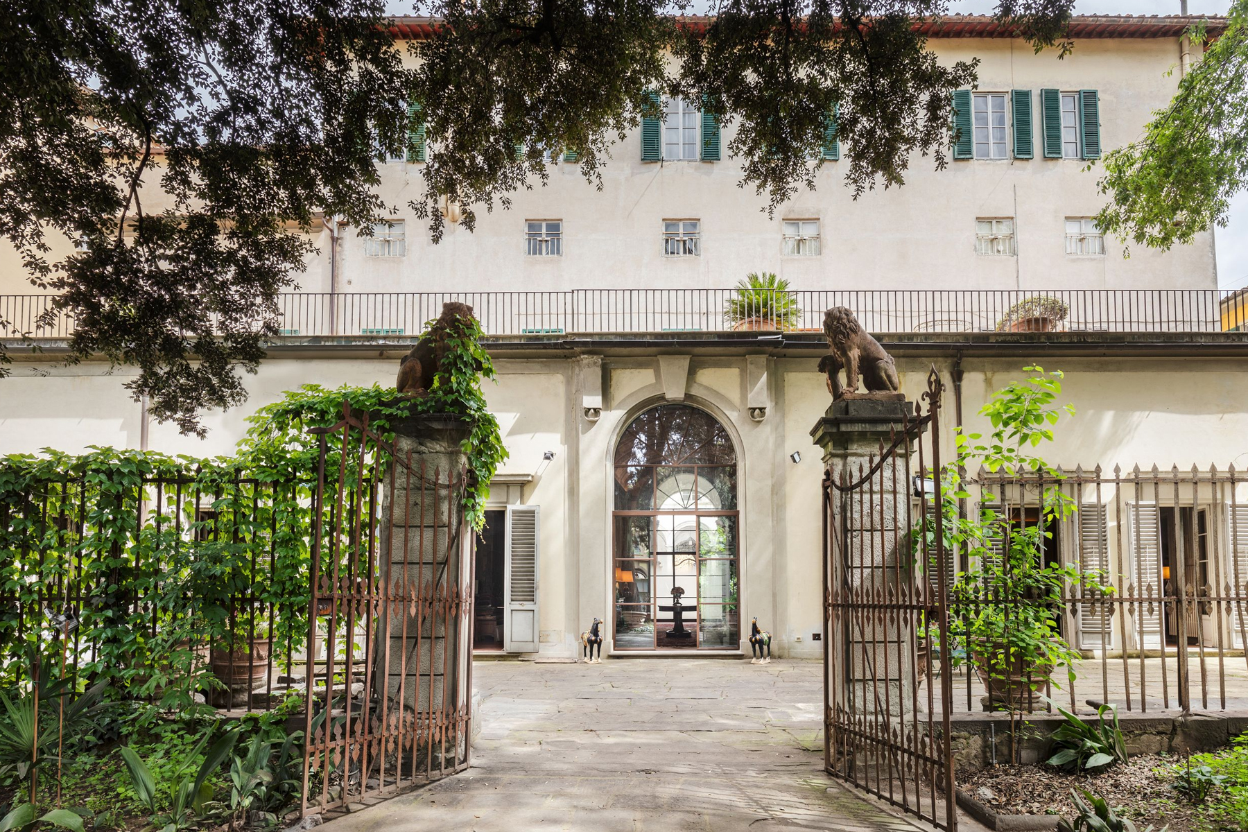 Fiamma Ferragamo dimora storica fiorentina giardino segreto