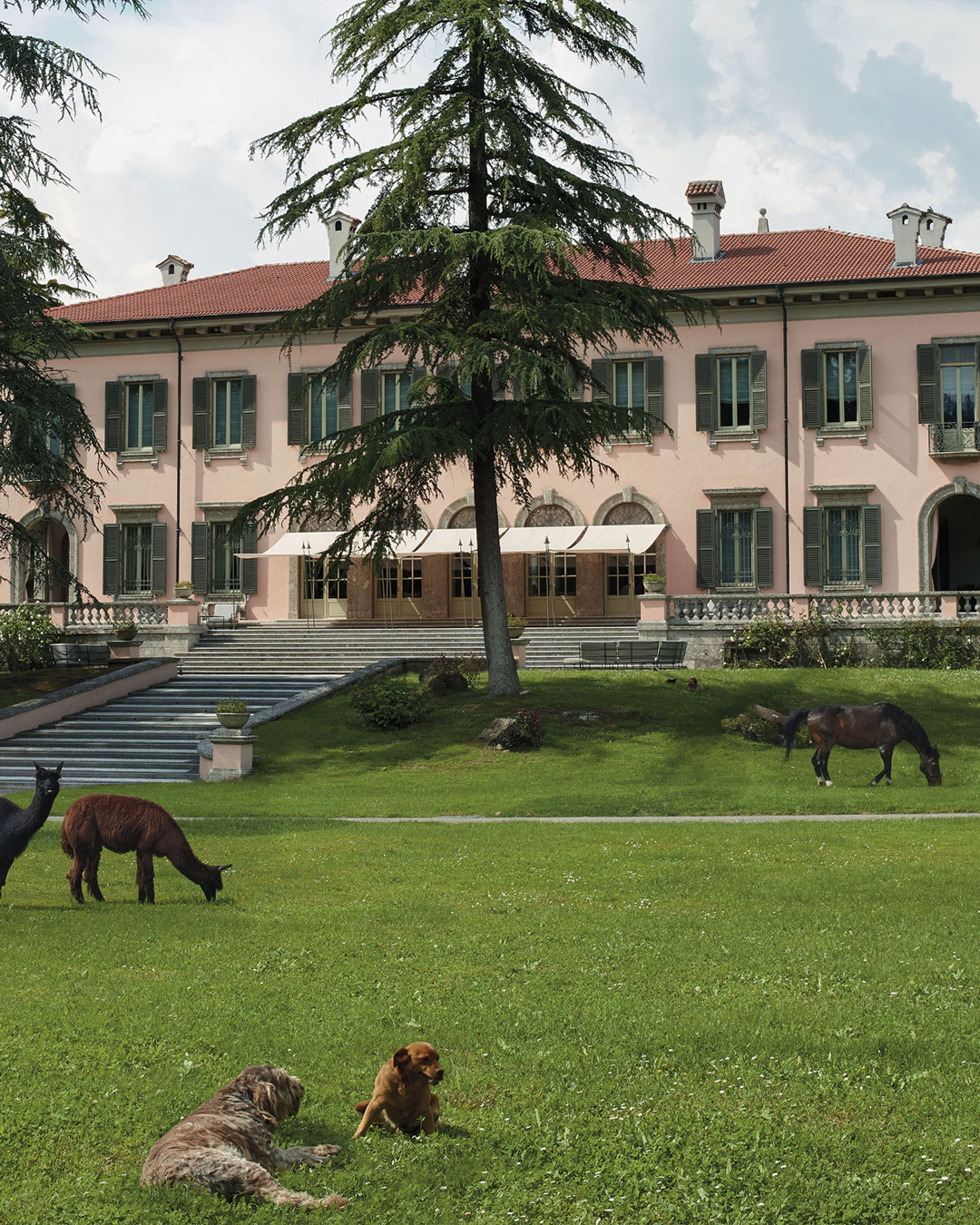 Giorgio Armani vacanze casa Villa Rosa Broni Italia