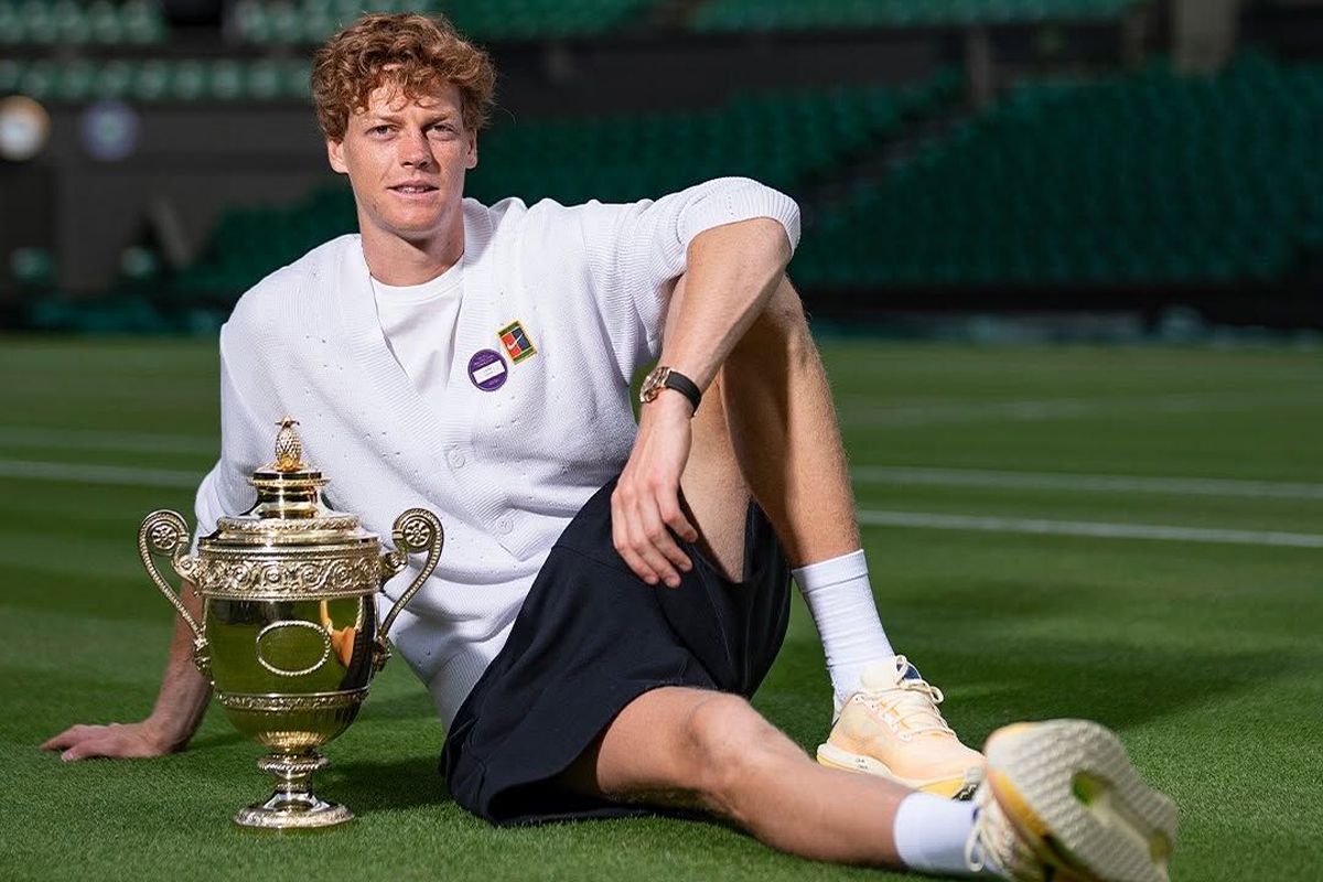 Jannik Sinner Wimbledon 2025 Nike Vomero Premium gialle sneakers