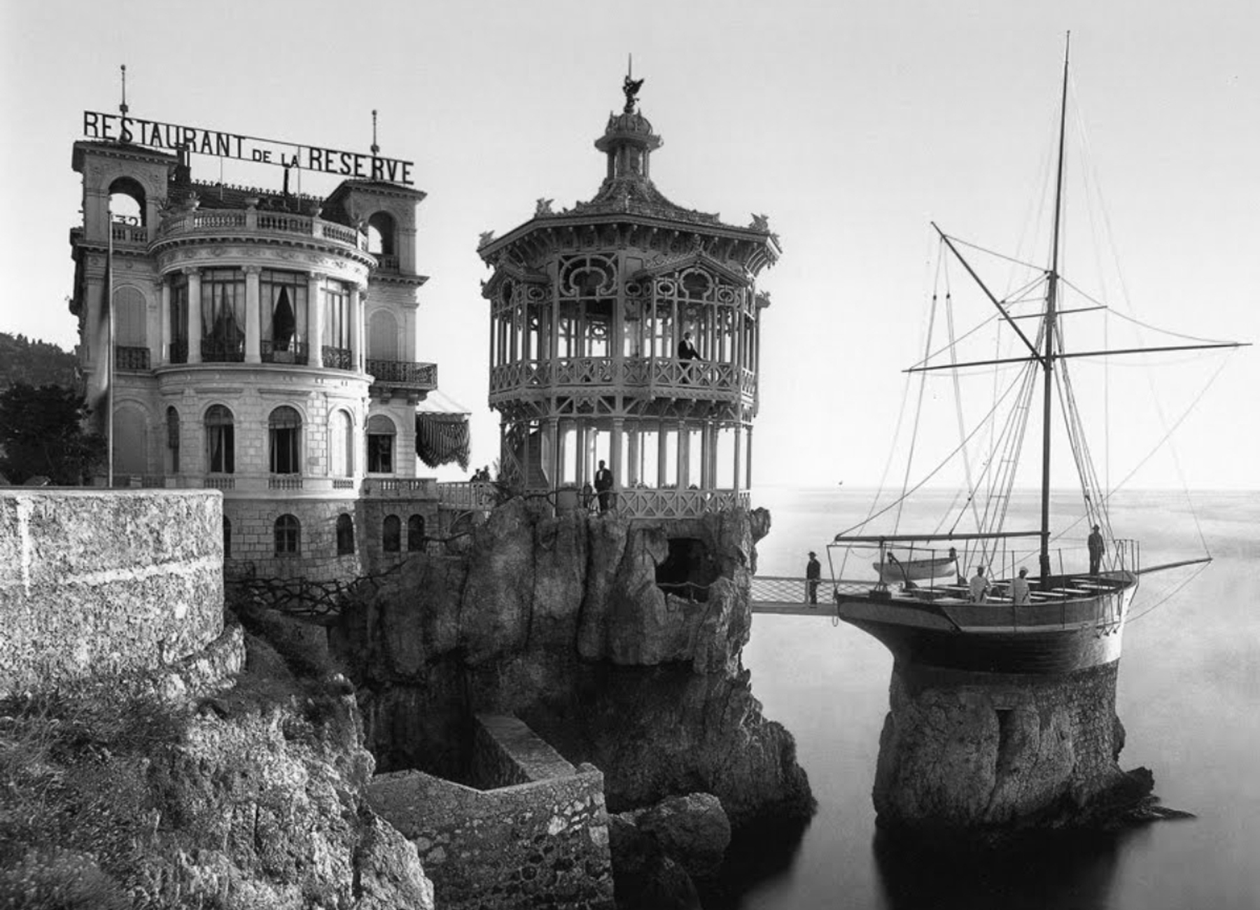 Le Plongeoir ristorante Nizza sospeso mare foto storica