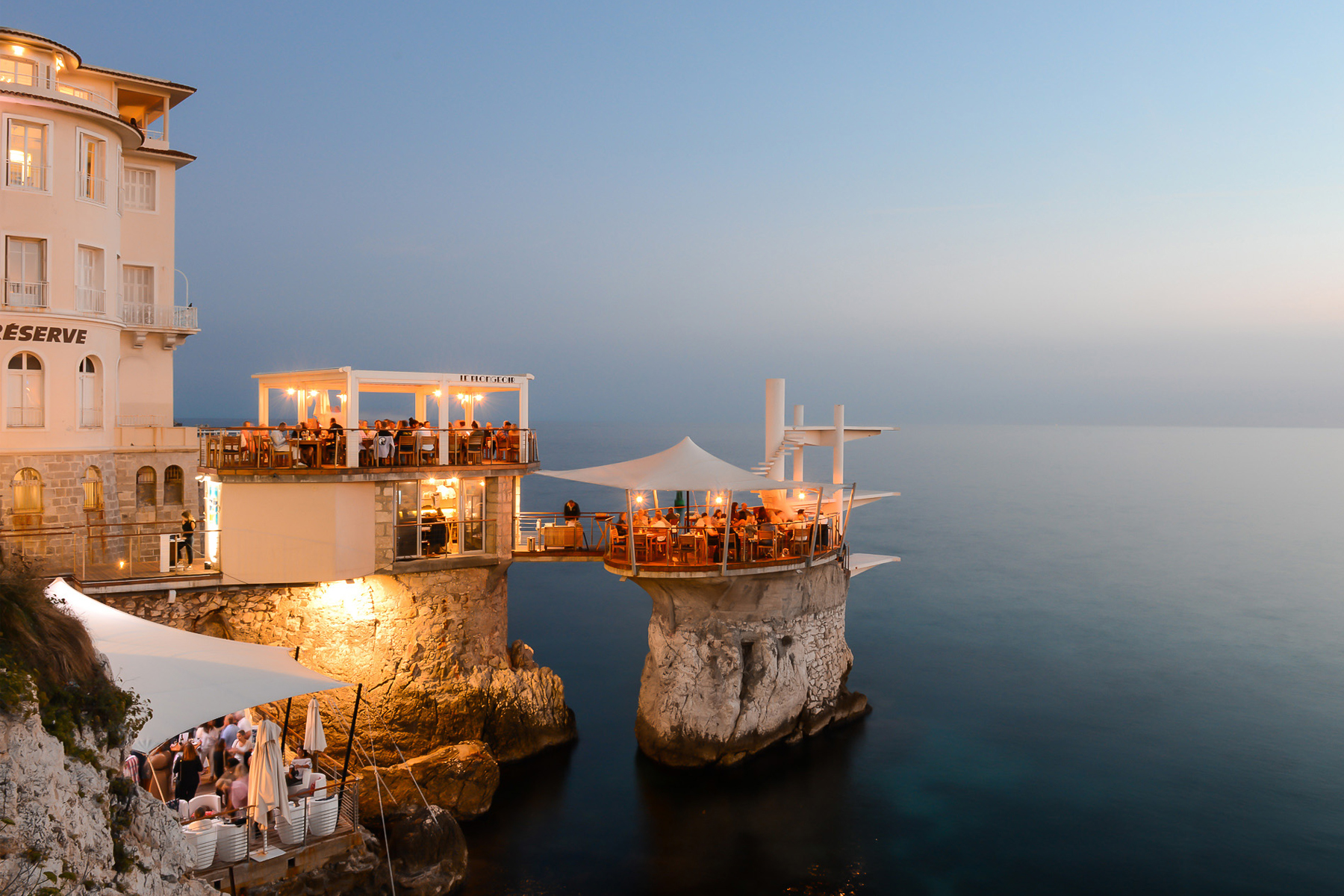 Le Plongeoir ristorante Nizza sospeso mare